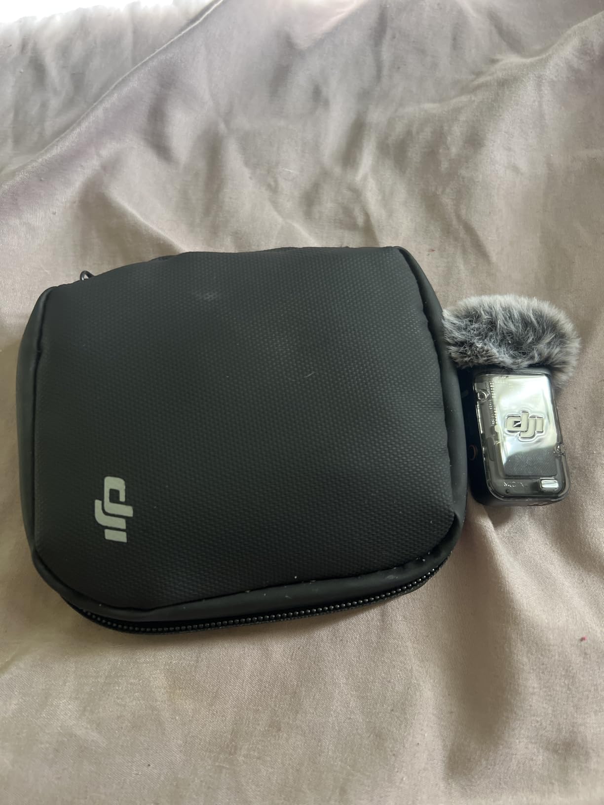 DJI Mic 2 (2 TX + 1 RX + Charging Case), Wireless Lavalier Microphone, Intelligent Noise Cancelling, 32-bit Float Internal Recording, 820 ft.(250m) Range, Microphone for iPhone, Android, Camera - Customer Photo 1