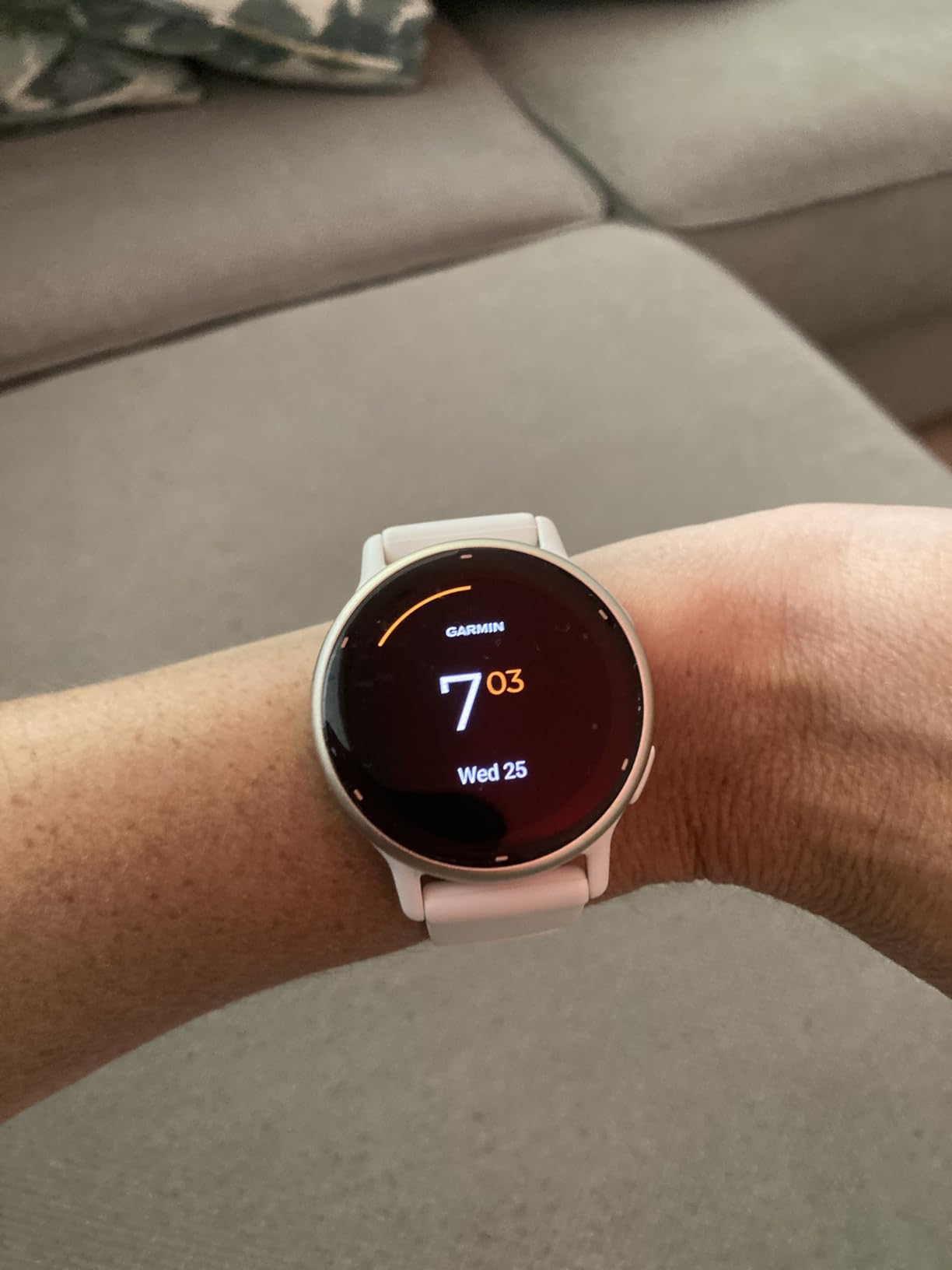 Garmin vívoactive 5, GPS Smartwatch, Colorful AMOLED Display, Fitness and Health Monitoring Tools, 11 Day Battery, Metallic Navy with Navy Case and Band Customer Review Garmin vívoactive 5, GPS Smartwatch, Colorful AMOLED Display, Fitness and Health Monitoring Tools, 11 Day Battery, Metallic Navy with Navy Case and Band - Customer Photo 1