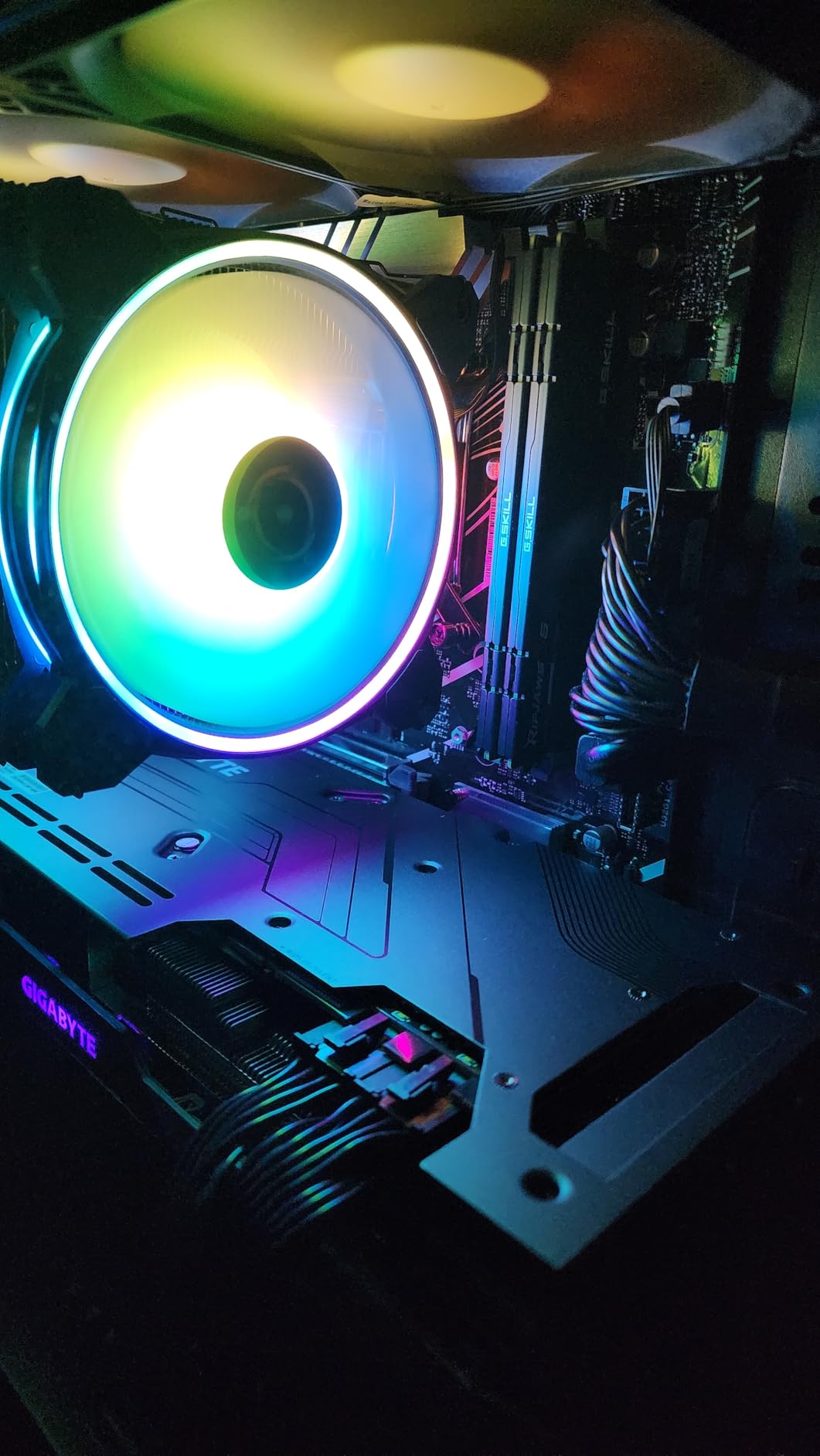 GIGABYTE Radeon RX 7800 XT Gaming OC 16G Graphics Card, 3X WINDFORCE Fans 16GB 256-bit GDDR6, GV-R78XTGAMING OC-16GD Video Card Customer Review GIGABYTE Radeon RX 7800 XT Gaming OC 16G Graphics Card, 3X WINDFORCE Fans 16GB 256-bit GDDR6, GV-R78XTGAMING OC-16GD Video Card - Customer Photo 2