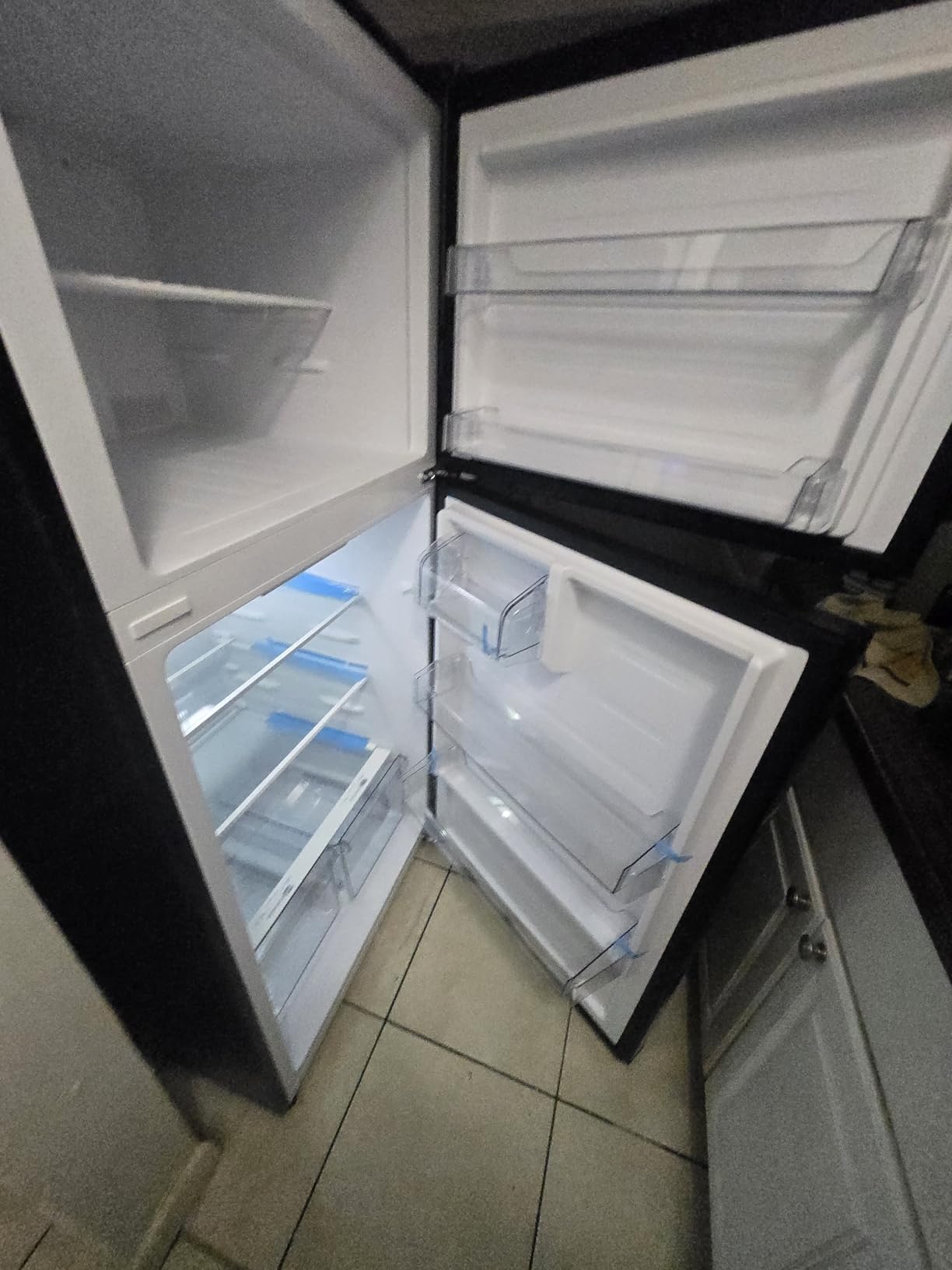 Kenmore 30 in. 18.2 cu. ft. Capacity Refrigerator/Freezer Adjustable Glass Shelving, Humidity Control Crispers, Gallon Door Bins, Black Customer Review Kenmore 30 in. 18.2 cu. ft. Capacity Refrigerator/Freezer Adjustable Glass Shelving, Humidity Control Crispers, Gallon Door Bins, Black - Customer Photo 1