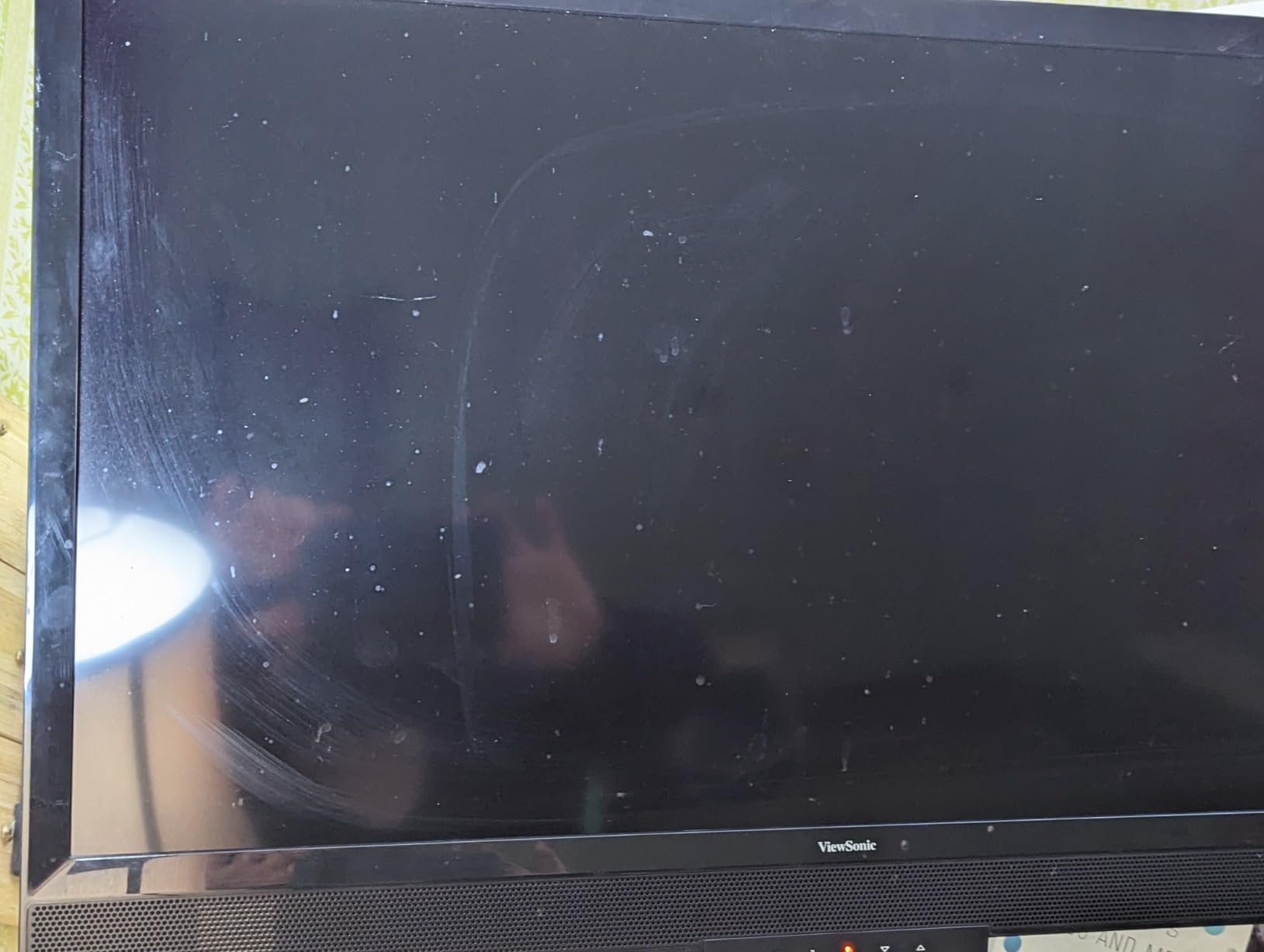 MiracleSpray for Electronics Cleaning, Safe Multisurface Cleaner for Any TV, Phone, Monitor, Keyboard, Screen, Computer, Includes Microfiber Towel - 8 Ounce Kit - Customer Photo 2