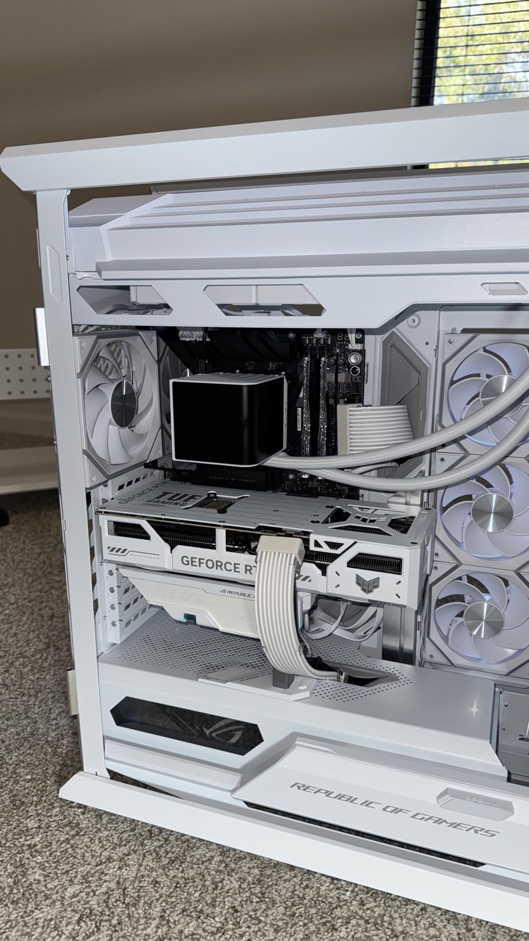 ASUS TUF Gaming NVIDIA GeForce RTX™ 4070 Ti Super OC Edition Gaming Graphics Card (PCIe 4.0, 16GB GDDR6X, HDMI 2.1a, DisplayPort 1.4a),RTX4070Ti|OC|Black - Customer Photo 3