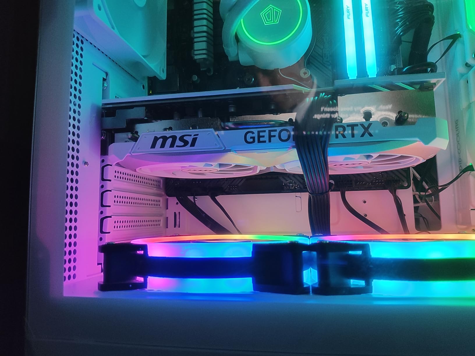 MSI Gaming RTX 4070 Ti Super 16G Ventus 2X White OC Graphics Card (NVIDIA RTX 4070 Ti Super, 256-Bit, Extreme Clock: 2655 MHz, 16GB GDRR6X 21 Gbps, HDMI/DP, Ada Lovelace Architecture) - Customer Photo 3