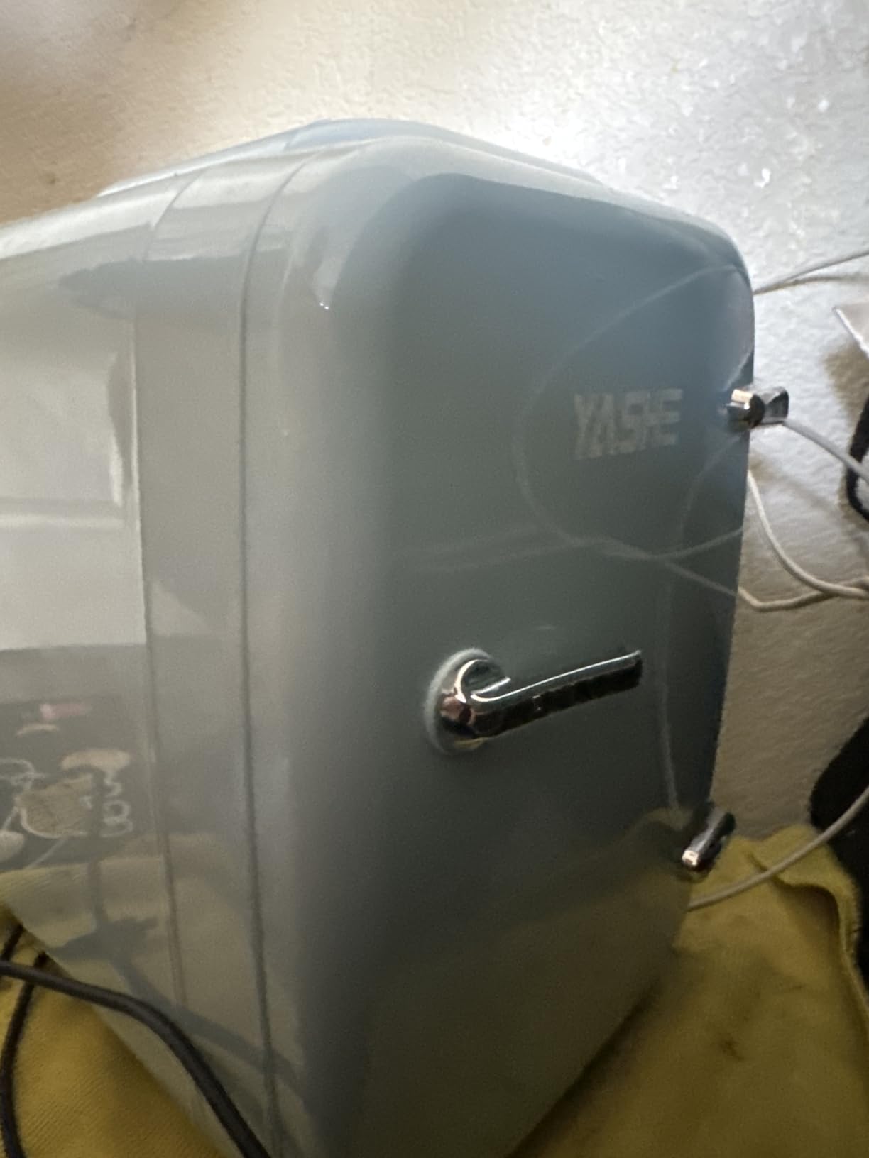 YASHE Skincare Fridge Mini Fridge for Bedroom with Dimmable LED Mirror, 4Liter/6 Cans Cooler and Warmer for Makeup, Cosmetic, Beauty, Portable Refrigerator for Bedroom, Vanity, Office and Car- White - Customer Photo 1