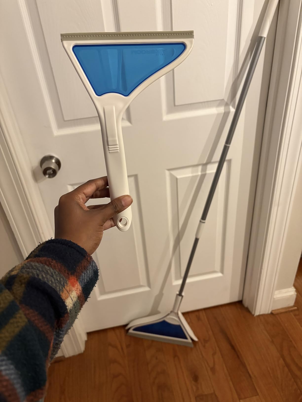 Helio Air Broom 3 Piece Kit All Surface Sweeper and Squeegee for Wet and Dry Cleaning Dust, Dirt, Liquids, Pet Hair, Tile, Hardwood Floors, Carpet, Furniture, Windows, Shower Doors As Seen on TV - Customer Photo 1