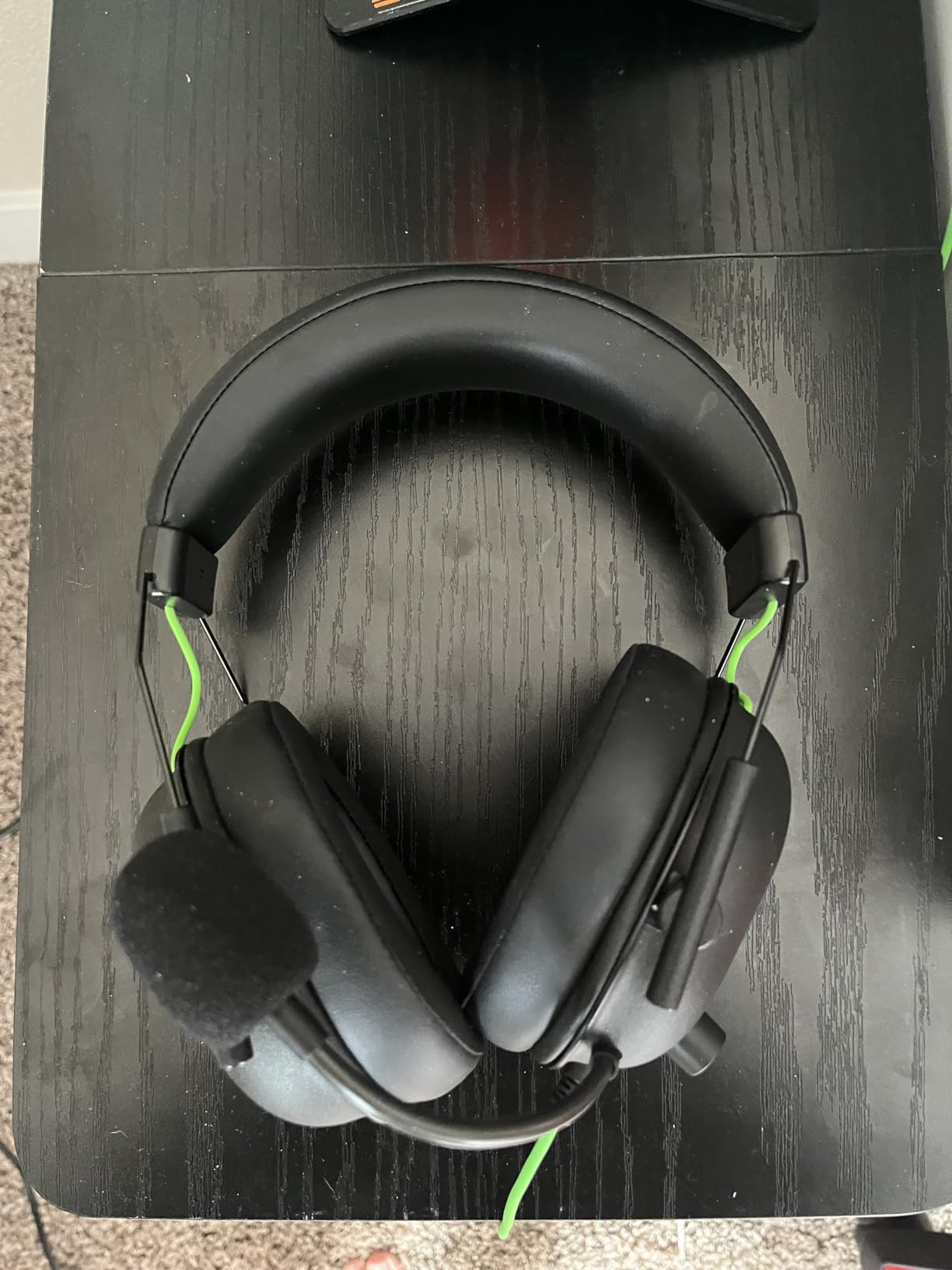 Razer BlackShark V2 X Xbox Gaming Headset: 50mm Drivers - Cardioid Mic - Lightweight - Comfortable, Noise Isolating Earcups - for Xbox Series X, Series S, PS5, PC, Switch via 3.5mm Audio Jack - Black customer photo 1
