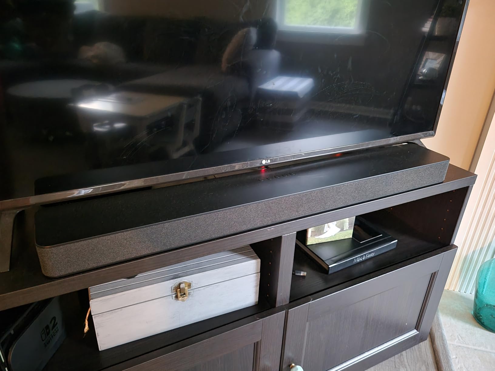 Amazon Fire TV Soundbar Plus (newest model) with built-in subwoofer, 3.1 channel, Dolby Atmos, clear dialogue - Customer Photo 3