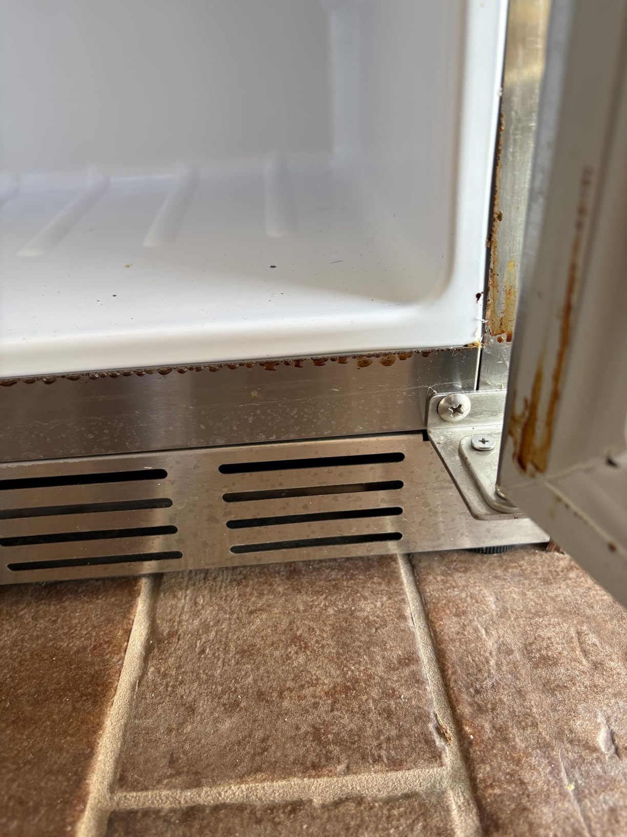 21 Inch Outdoor Refrigerator, Weather Proof Stainless Steel Beverage Beer Cooler Under Counter Fridge, Indoor/Outdoor Refrigerator with 3 Shelves for Patio Kitchen and Commercial Use - Customer Photo 3