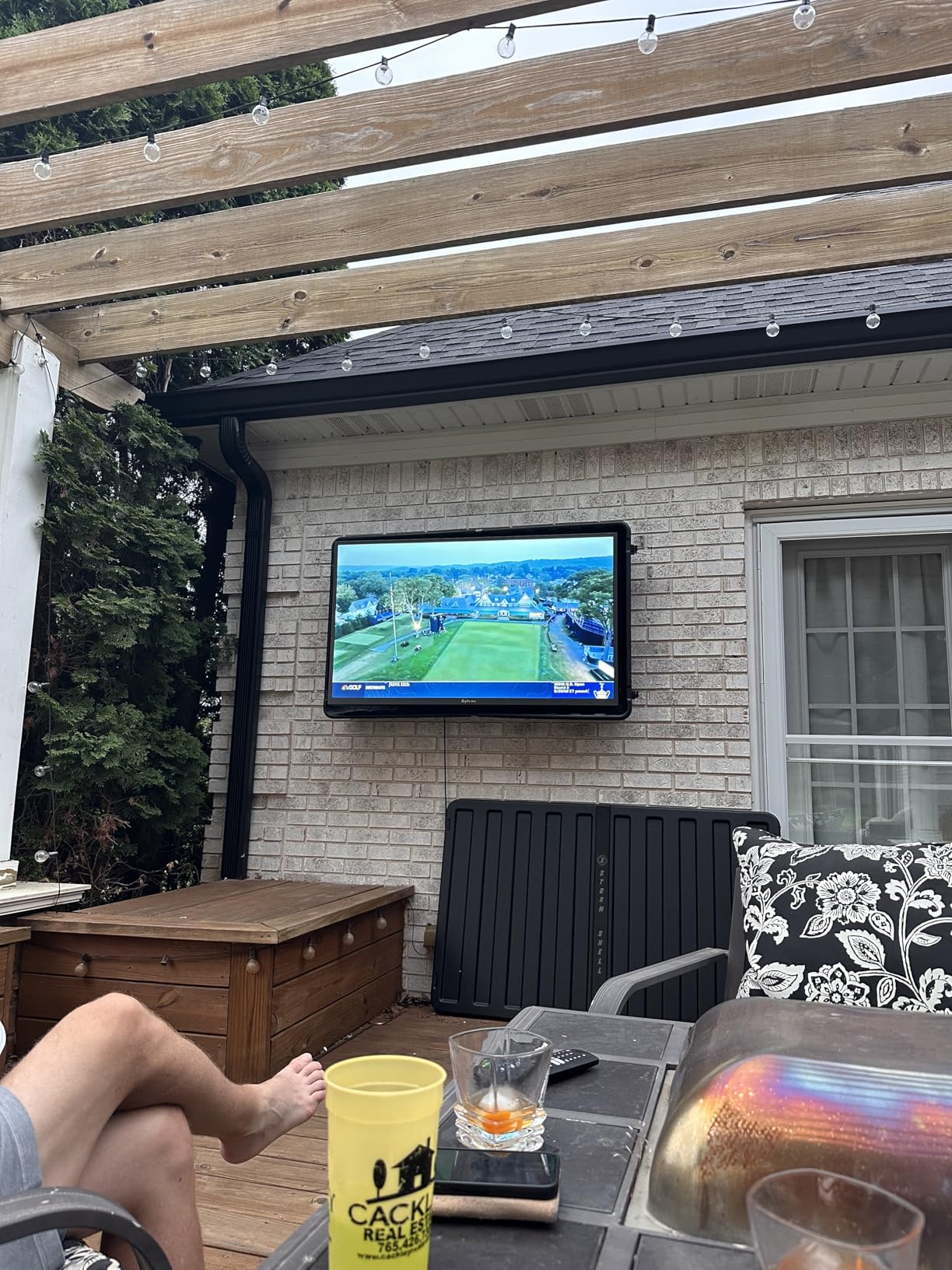 SYLVOX Outdoor TV, 55 inch Smart TV Waterproof Outdoor TVs, 4K Weatherproof Television for Outside, Support Google Assistant, Chromecast, 1000 nit Brightness Partial Sun (Deck Pro 2.0/2024) Customer Review SYLVOX Outdoor TV, 55 inch Smart TV Waterproof Outdoor TVs, 4K Weatherproof Television for Outside, Support Google Assistant, Chromecast, 1000 nit Brightness Partial Sun (Deck Pro 2.0/2024) - Customer Photo 3