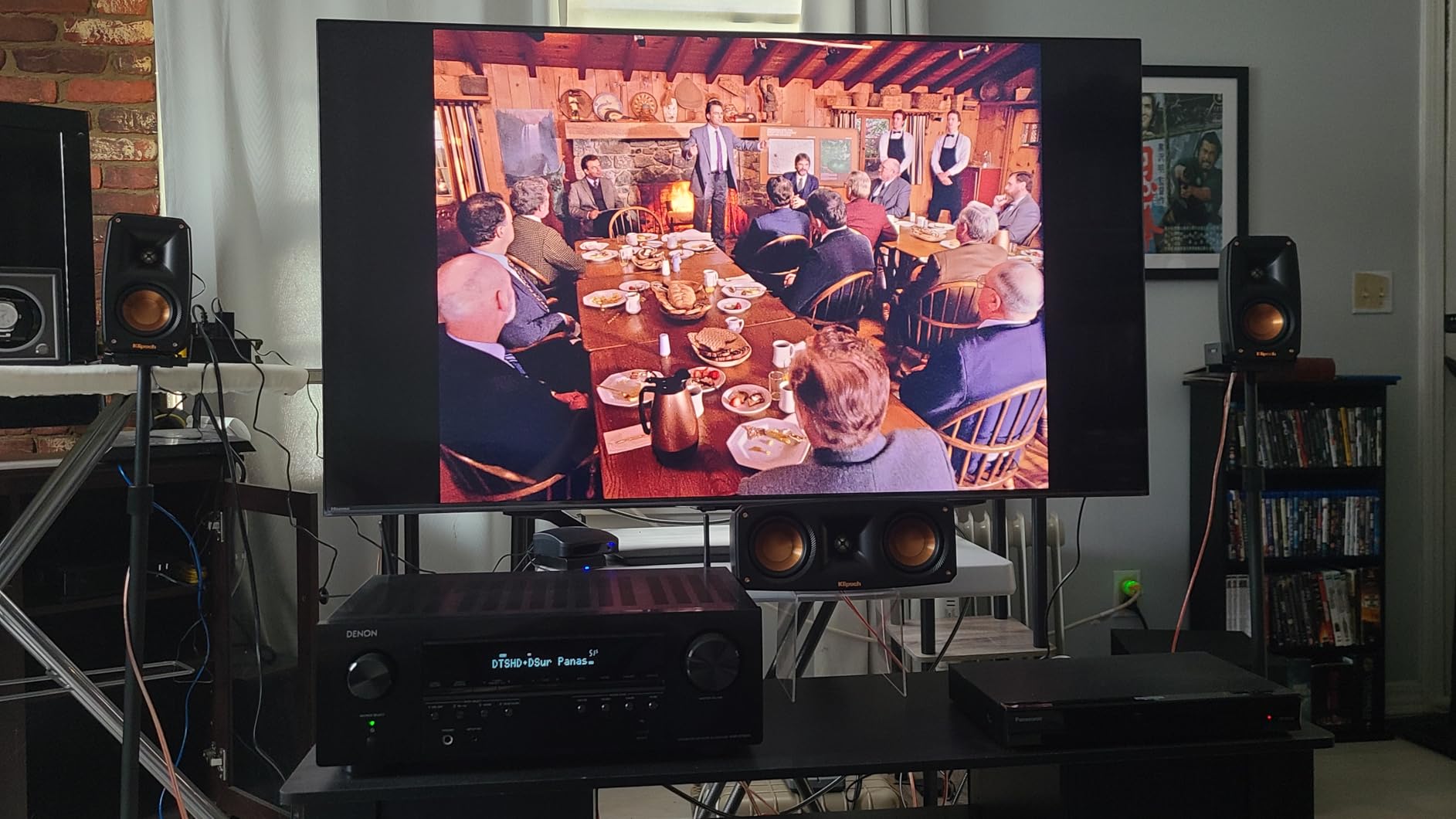 Hisense 85-Inch Class U7 Series Mini-LED ULED 4K UHD Google Smart TV (85U7N) - QLED, Dolby Vision IQ, Dolby Atmos, Full Array Local Dimming, 144Hz Game Mode Pro, VRR, Alexa Compatibility - Customer Photo 1