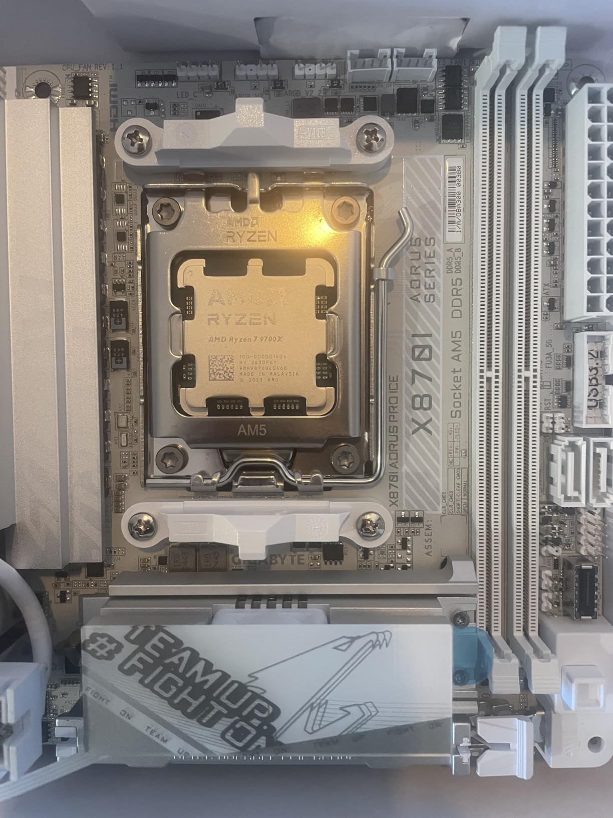 AMD Ryzen™ 7 9700X 8-Core, 16-Thread Unlocked Desktop Processor Customer Review AMD Ryzen™ 7 9700X 8-Core, 16-Thread Unlocked Desktop Processor - Customer Photo 3