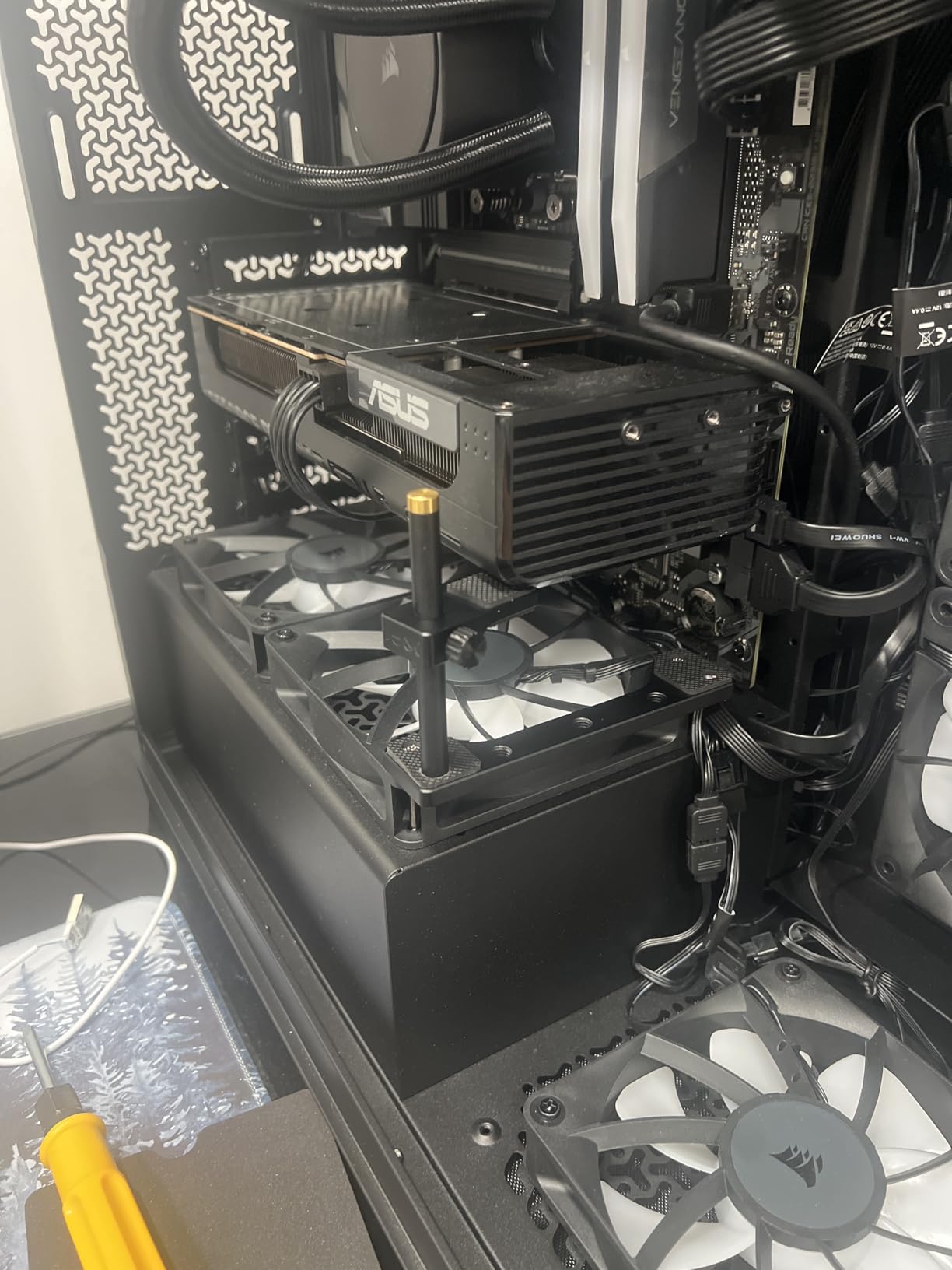 GPU Support Bracket, GPU Holder Stand, Adjustable GPU Sag Bracket Graphics Card Support for 12cm Fan Mount CNC Aluminum (0.63-6.3inch) - Customer Photo 1