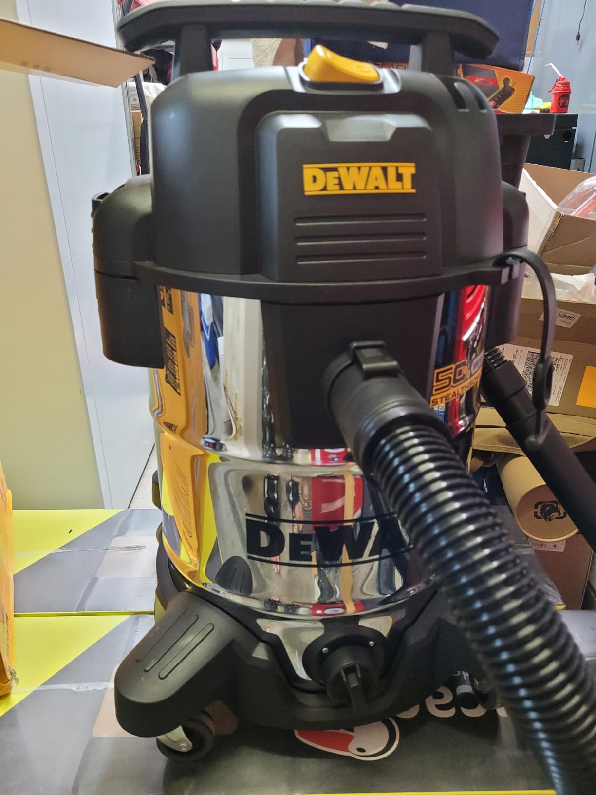 DEWALT 10 Gallon STEALTHSONIC Wet and Dry Shop Vacuum, Ultra Quiet Heavy Duty With Attachments, Powerful Outdoor Vac for Car, Garage, Workshop, Jobsite, Patio, DXV10S-QT, 5 Peak HP - Customer Photo 2