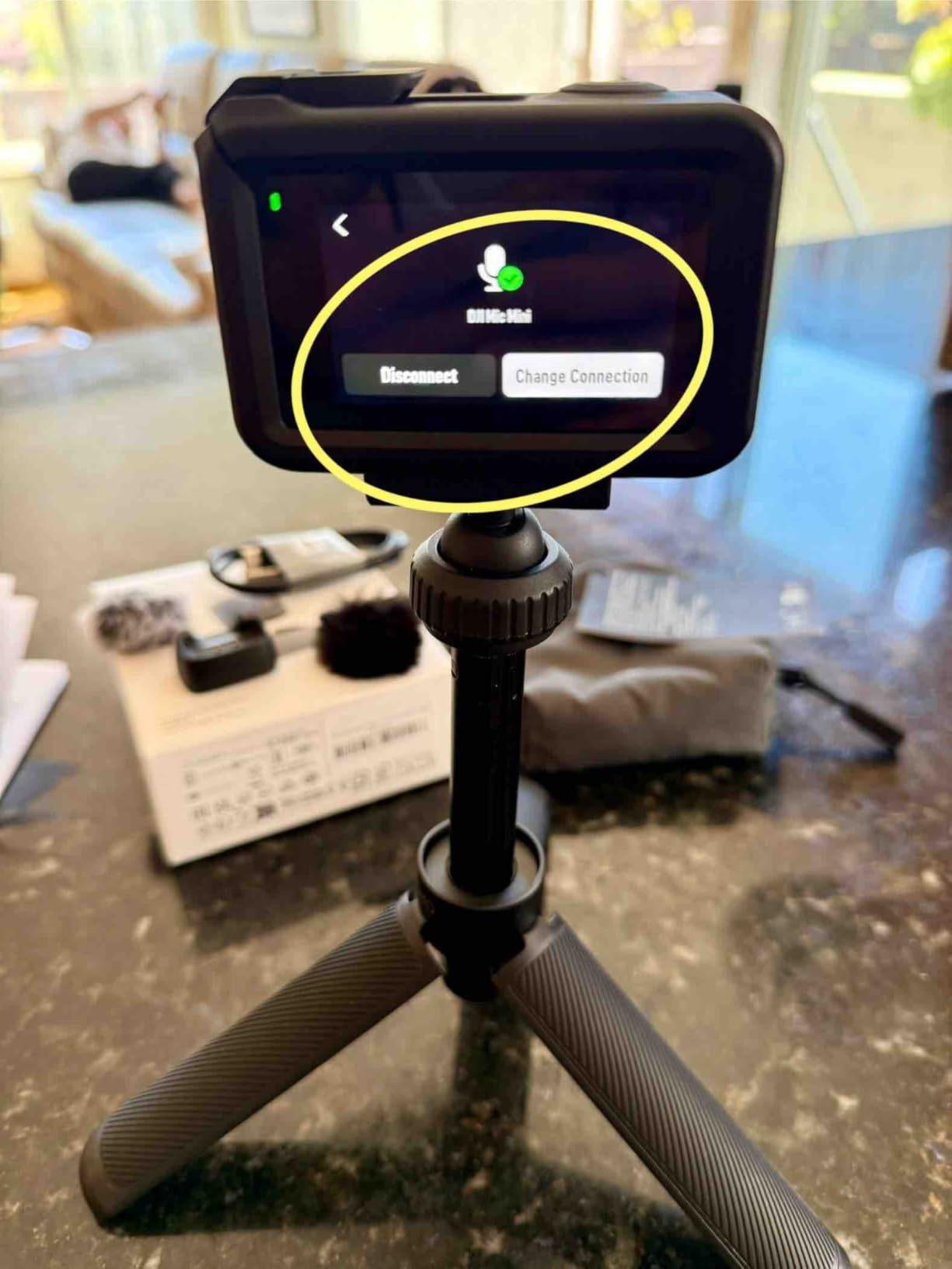 DJI Mic Mini (2 TX + 1 RX + Charging Case), Wireless Lavalier Microphone for iPhone/Camera/Android, Ultralight, Detail-Rich Audio, 48h Use, Noise Cancelling, Automatic Limiting, Vlog, Streaming - Customer Photo 2