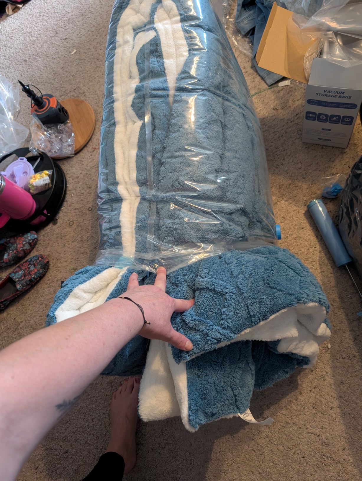 10 Pack Jumbo Vacuum Storage Bags with Hand Pump, 80% Storage Space Saving, Sturdy Leak-Free Space Saver Vacuum Seal Bags for Clothing, Vacuum Compression Bags for Travel Lugggage Blankets Comforters Customer Review 10 Pack Jumbo Vacuum Storage Bags with Hand Pump, 80% Storage Space Saving, Sturdy Leak-Free Space Saver Vacuum Seal Bags for Clothing, Vacuum Compression Bags for Travel Lugggage Blankets Comforters - Customer Photo 3