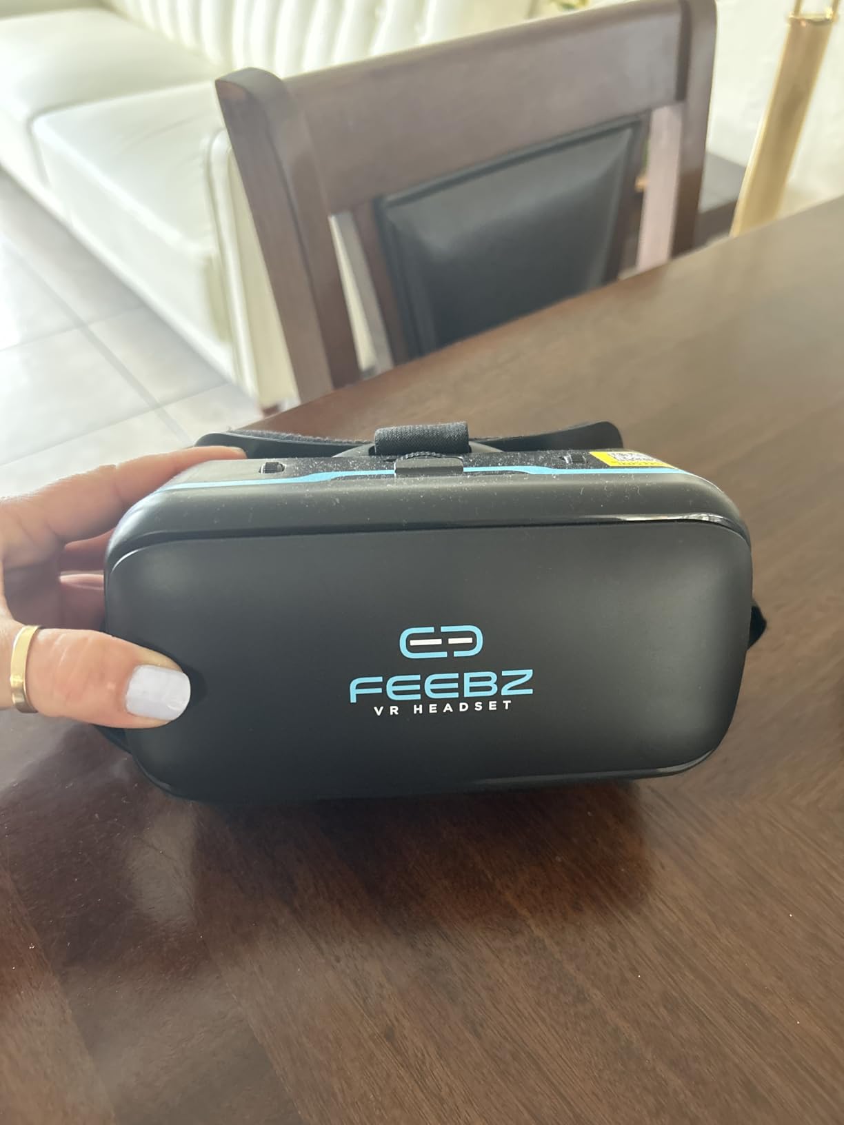 FEEBZ 3D VR Headset for Kids 2.0 - for iPhone & Android Phones | with 3D VR Videos & Apps Links | Virtual Reality Goggles Set for Beginners Customer Review FEEBZ 3D VR Headset for Kids 2.0 - for iPhone & Android Phones | with 3D VR Videos & Apps Links | Virtual Reality Goggles Set for Beginners - Customer Photo 1