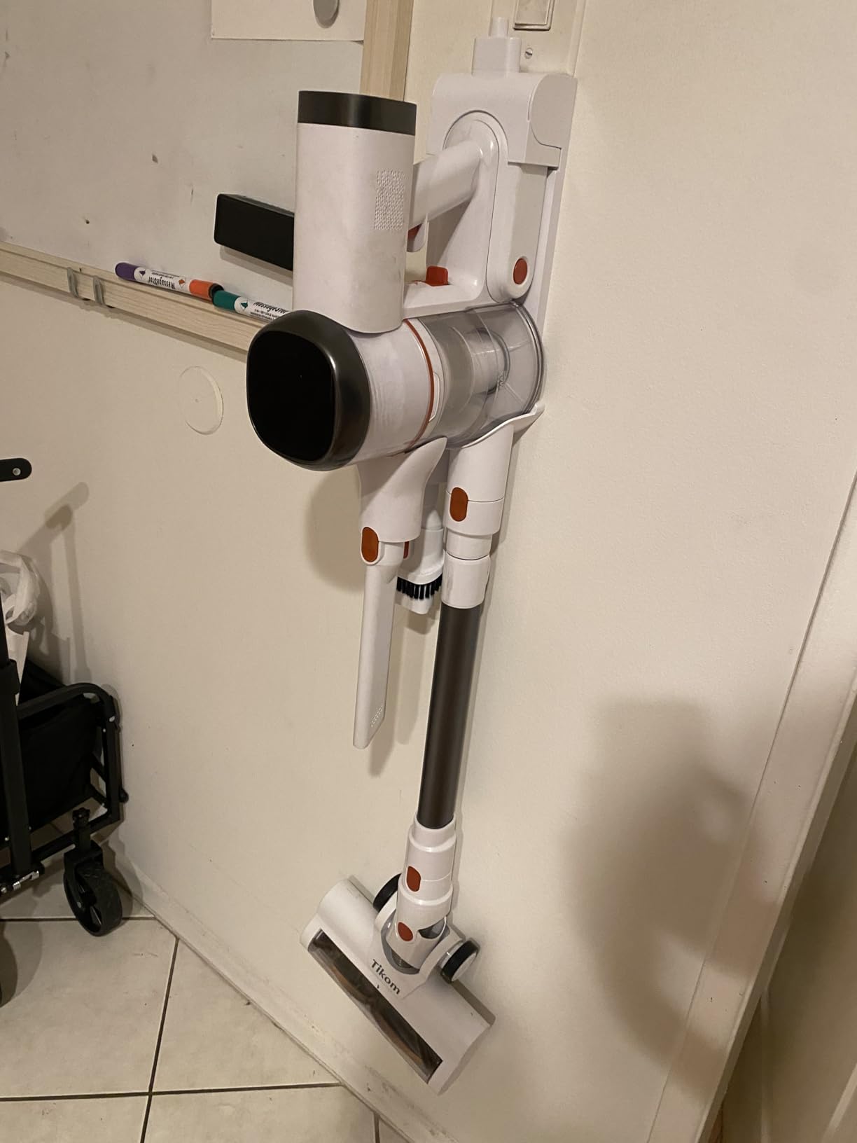 Tikom V500 Cordless Vacuum Cleaner for Home, 40000Pa/450W Stick Vacuum with LED Touch Screen, Charging Wall Dock, Anti-Tangle, Lightweight Handheld Vacuum for Pet Hair, Hard Floor, Carpet Customer Review Tikom V500 Cordless Vacuum Cleaner for Home, 40000Pa/450W Stick Vacuum with LED Touch Screen, Charging Wall Dock, Anti-Tangle, Lightweight Handheld Vacuum for Pet Hair, Hard Floor, Carpet - Customer Photo 3