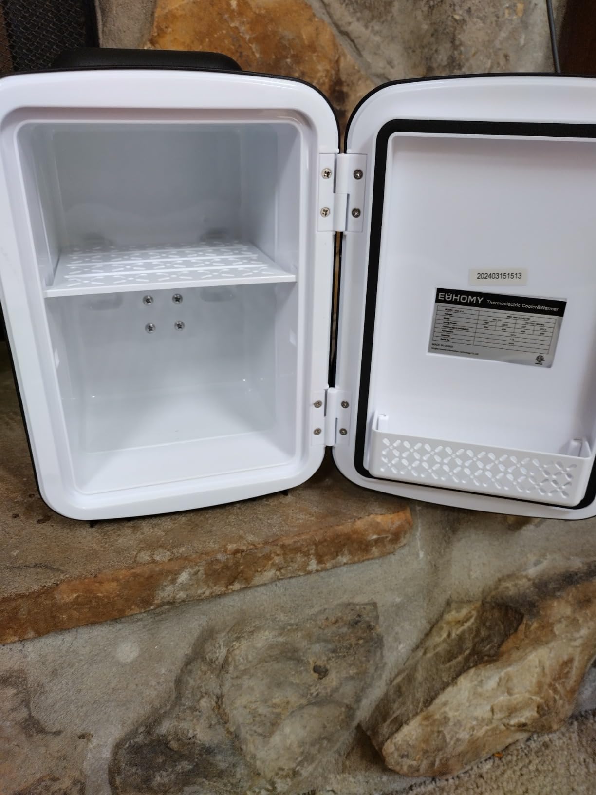 EUHOMY Mini Fridge, 4 Liter/6 Cans AC/DC Small Refrigerator for Skincare, Portable Cooler and Warmer for Skin Care, Cosmetics, Beverage, 4L Makeup Mini Fridge for Bedroom, Car, Office, Dorm, Pink - Customer Photo 2