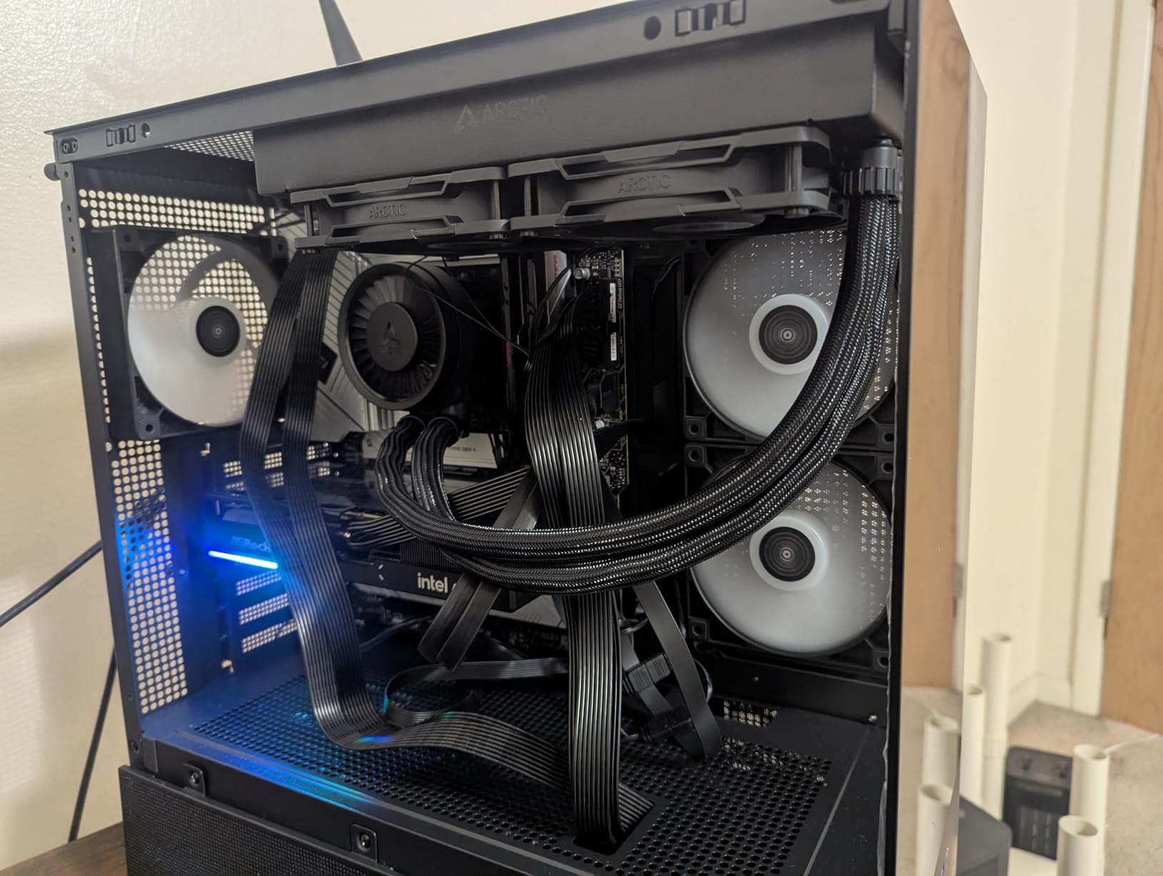 ARCTIC Liquid Freezer III Pro 240-240 mm AIO CPU Cooler, Water Cooling, 38 mm Radiator, PWM Pump, VRM Fan, AMD AM5/AM4, Intel LGA1851/1700 Contact Frame - Black Customer Review ARCTIC Liquid Freezer III Pro 240-240 mm AIO CPU Cooler, Water Cooling, 38 mm Radiator, PWM Pump, VRM Fan, AMD AM5/AM4, Intel LGA1851/1700 Contact Frame - Black - Customer Photo 1