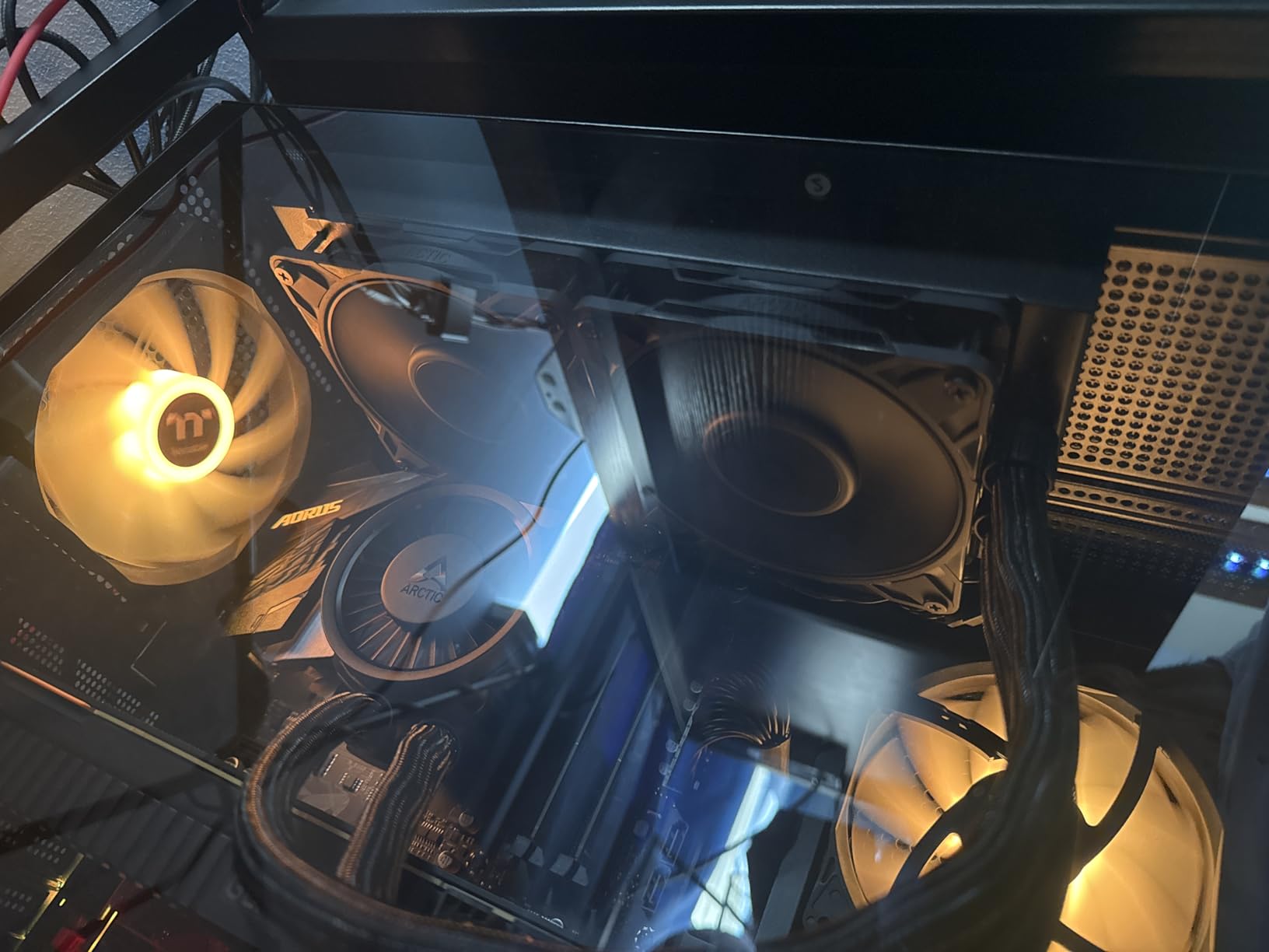 ARCTIC Liquid Freezer III Pro 240-240 mm AIO CPU Cooler, Water Cooling, 38 mm Radiator, PWM Pump, VRM Fan, AMD AM5/AM4, Intel LGA1851/1700 Contact Frame - Black - Customer Photo 2