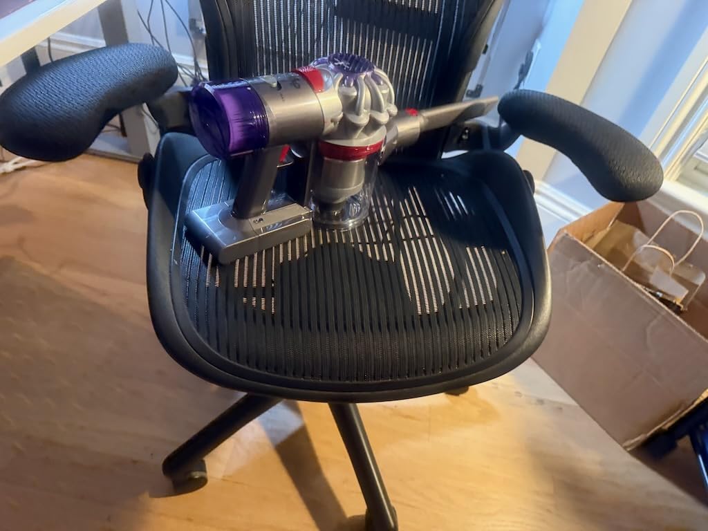 Dyson Car+Boat Handheld Vacuum, Cordless and Lightweight, Cleans Hard Surfaces and Upholstery, 115AW, 2 Power Modes, Up to 50 Minutes² - Customer Photo 1