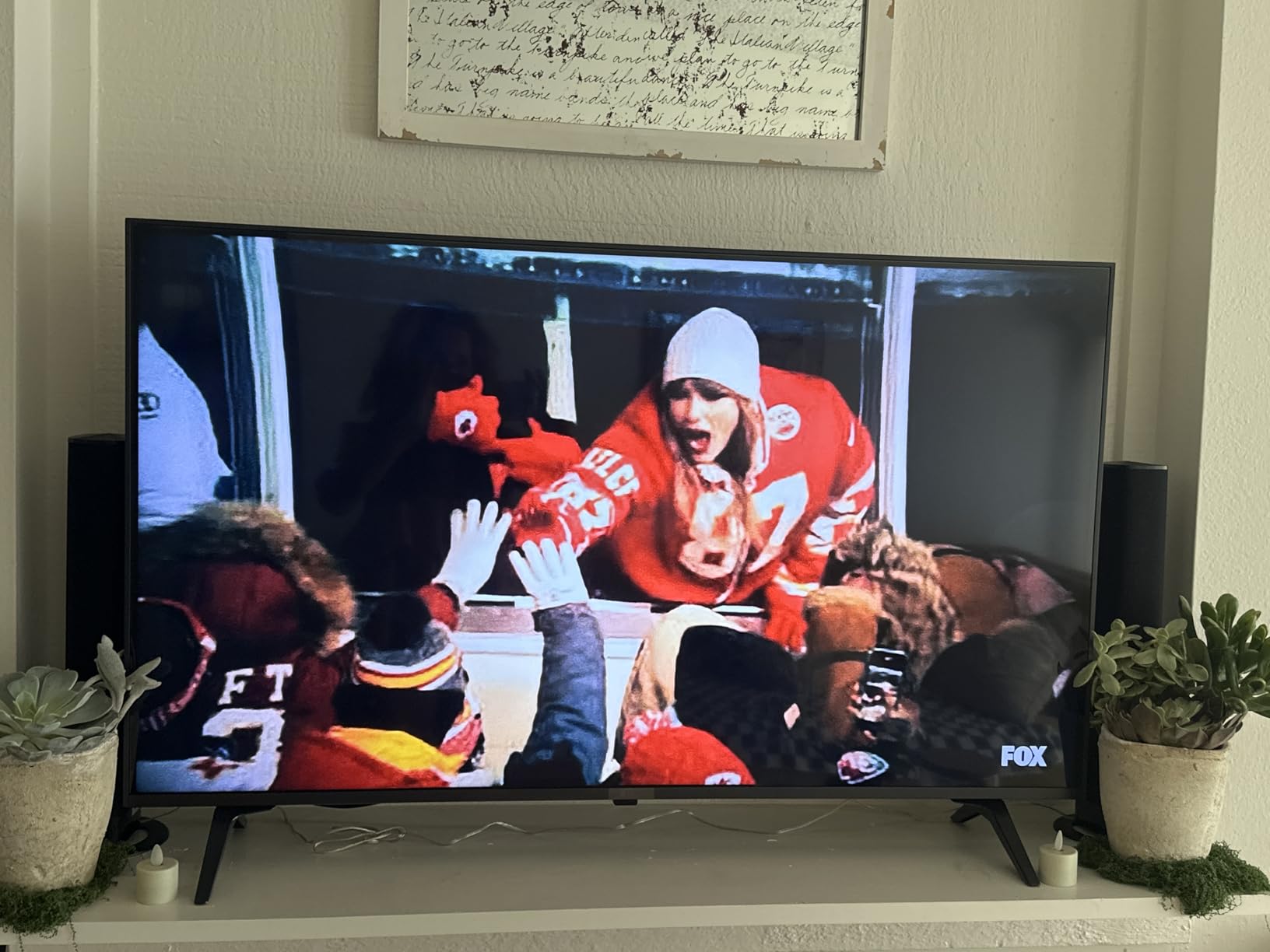 Sound Bar for Smart TV, Soundbar with Bluetooth/ARC/Opt/AUX Connect, Auto Volume Boost, 3 Equalizer Modes, 2 in 1 Detachable Soundbar for TV/PC/Gaming/Projectors - Customer Photo 2