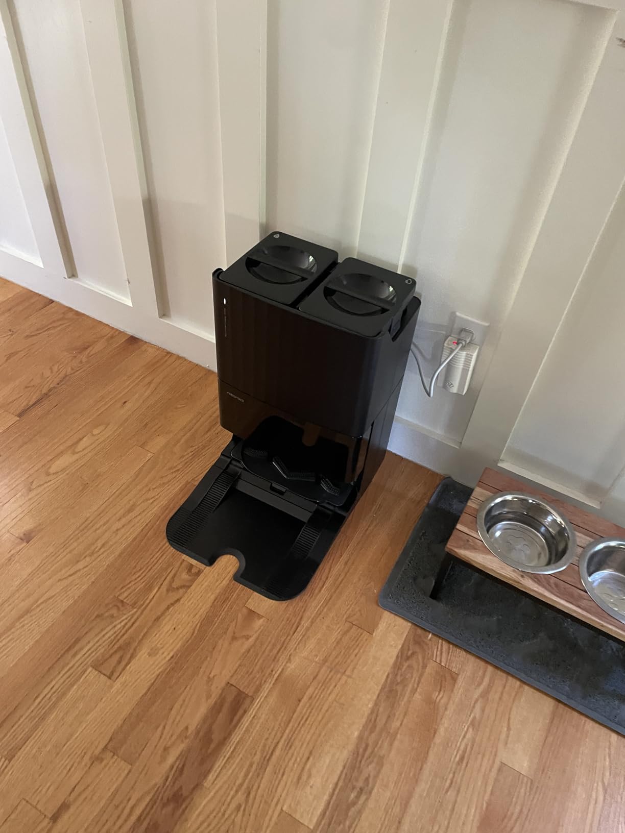 roborock Qrevo Series Robot Vacuum and Mop, 8000Pa Suction, Upgraded from Qrevo S, Anti-Tangle Brushes, Smart Obstacle Avoidance, Auto Mop Washing, All-in-One Dock, 200RPM Spinning Mops, Black(QV 35A) - Customer Photo 3