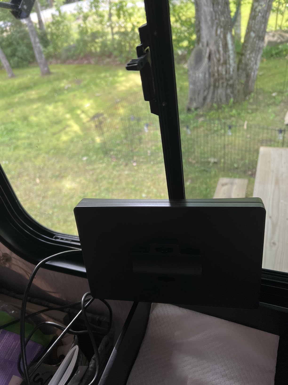 2025 Upgraded TV Antenna for Smart TV, 1600+ Miles Range, Indoor/Outdoor Digital Antenna for Local Channels, HD 4K Support, Amplified Signal Booster, Clear Reception for 1080p 4K TVs - Customer Photo 2