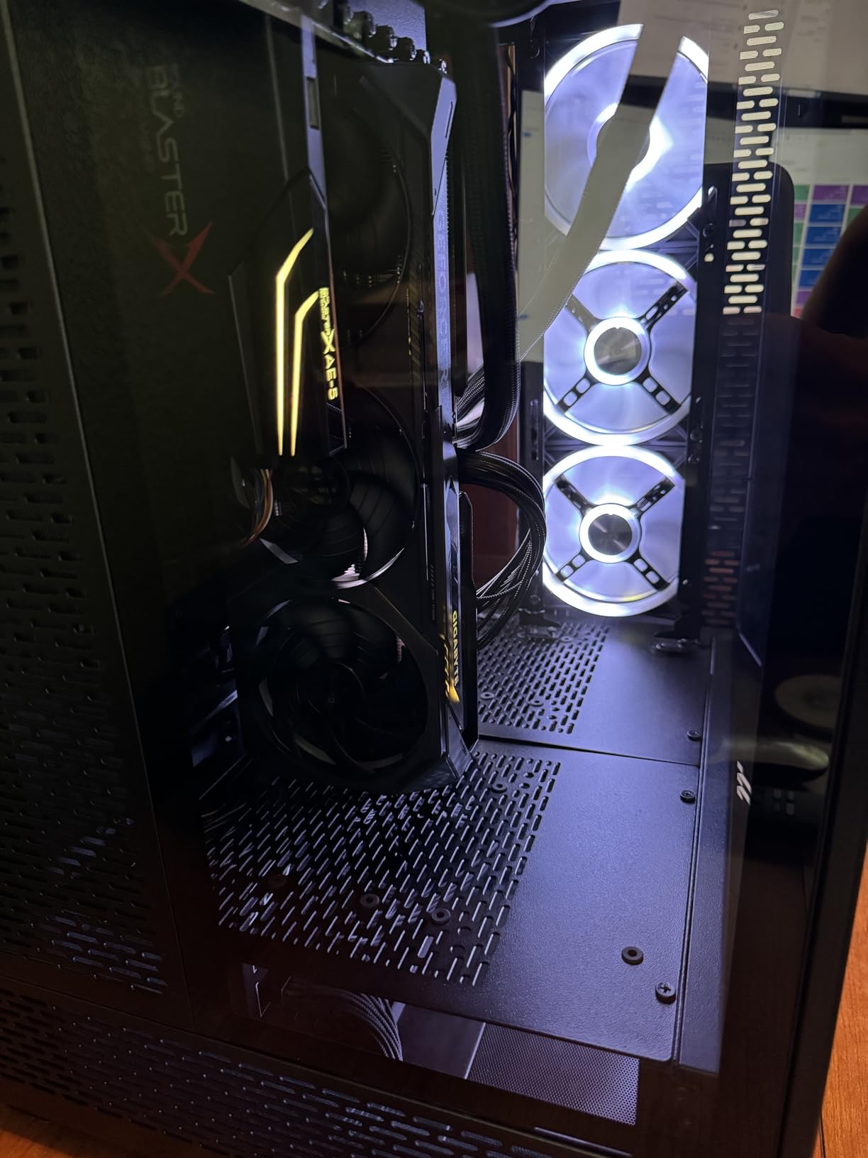 GIGABYTE GeForce RTX 5070 Gaming OC 12G Graphics Card, 12GB 192-bit GDDR7, PCIe 5.0, WINDFORCE Cooling System, GV-N5070GAMING OC-12GD Video Card - Customer Photo 3