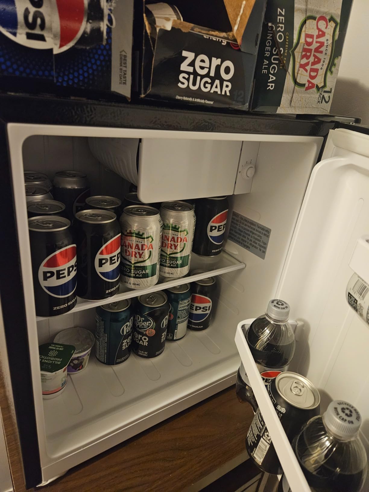 Frestec 1.7 Cu.Ft Mini Fridge with Freezer, Mini Fridge for Bedroom, Small Refrigerator, Dorm Refrigerators with Freezer, Compact Refrigerator for Office, Apartment, Dorm, Bedroom (Grey) - Customer Photo 3