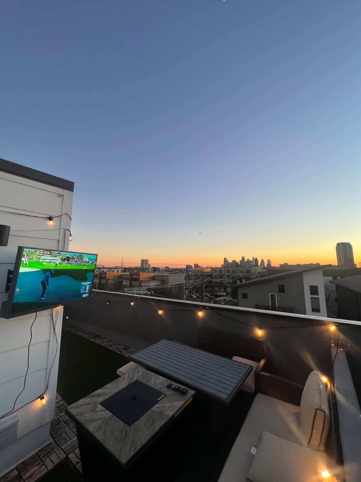 SYLVOX 32 inch Outdoor TV, Full Sun Outdoor Television 1500 Nit High Brightness, 1080P FHD Sunlight Readable Display, IP55 Weatherproof TV, Smart TVs for Outdoor Entertainment (Pool SE/2025) Customer Review SYLVOX 32 inch Outdoor TV, Full Sun Outdoor Television 1500 Nit High Brightness, 1080P FHD Sunlight Readable Display, IP55 Weatherproof TV, Smart TVs for Outdoor Entertainment (Pool SE/2025) - Customer Photo 3