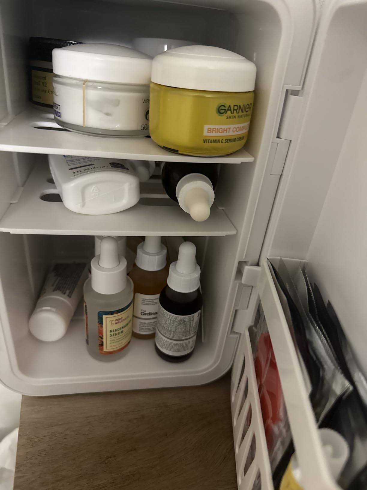 Skincare Fridge, 6L/10 Can Mini Fridge for Bedroom with Dimmable LED Mirror, Portable Cooler & Warmer Small Compact Refrigerator for Skincare, Cosmetics, Bedroom and Office, White - Customer Photo 3