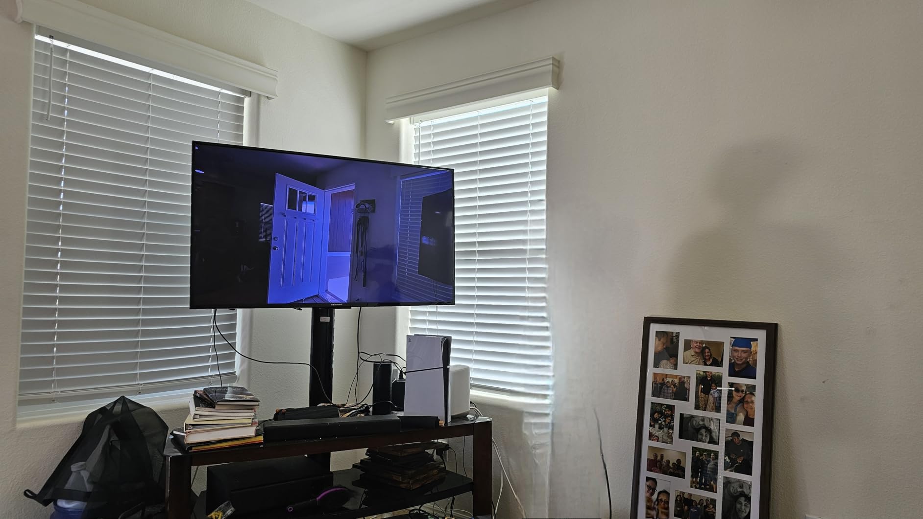 Samsung 50-Inch Class Crystal UHD U8000F 4K Smart TV (2025 Model) Endless Free Content, Crystal Processor 4K, MetalStream Design, Knox Security, Alexa Built-in Customer Review Samsung 50-Inch Class Crystal UHD U8000F 4K Smart TV (2025 Model) Endless Free Content, Crystal Processor 4K, MetalStream Design, Knox Security, Alexa Built-in - Customer Photo 1