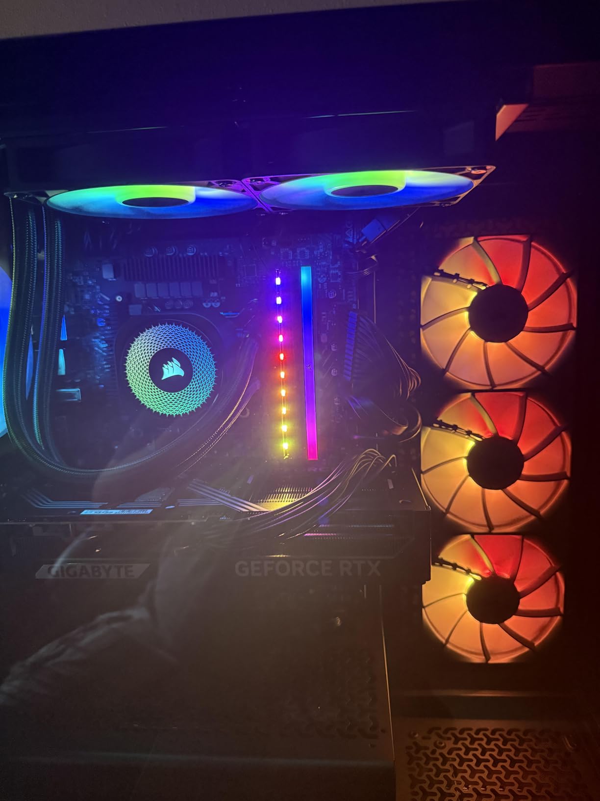Corsair Vengeance i7500 Gaming PC – Liquid Cooled Intel Core i7-14700KF CPU – NVIDIA GeForce RTX 5070 GPU – 32GB Vengeance RGB DDR5 Memory – 1TB M.2 SSD – Black - Customer Photo 1