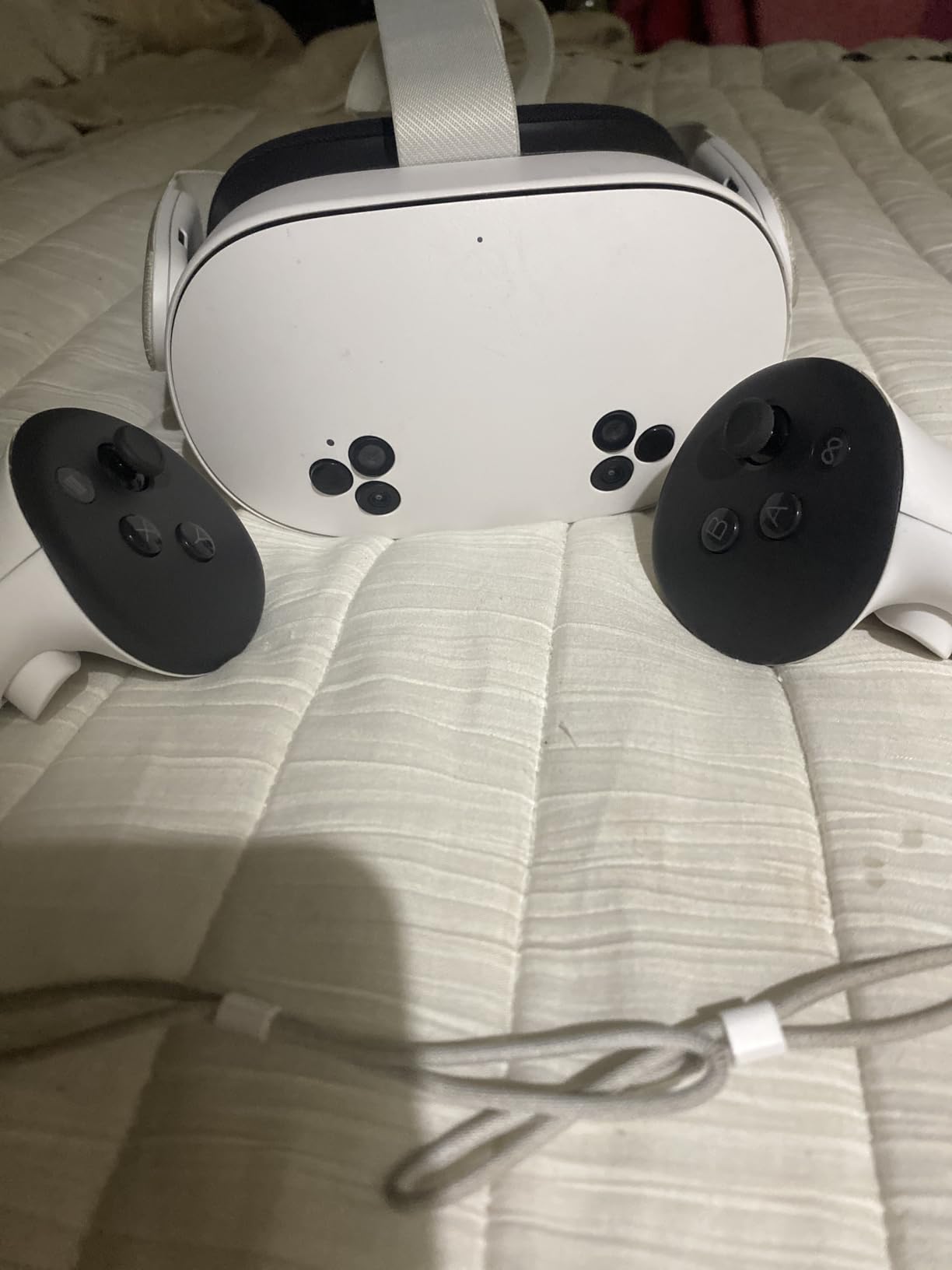 Meta Quest 3S 128GB — Dive into Mixed Reality — Unreal device. Unreal price. — Gorilla Tag Cardboard Hero Bundle — Amazon Exclusive - Customer Photo 1