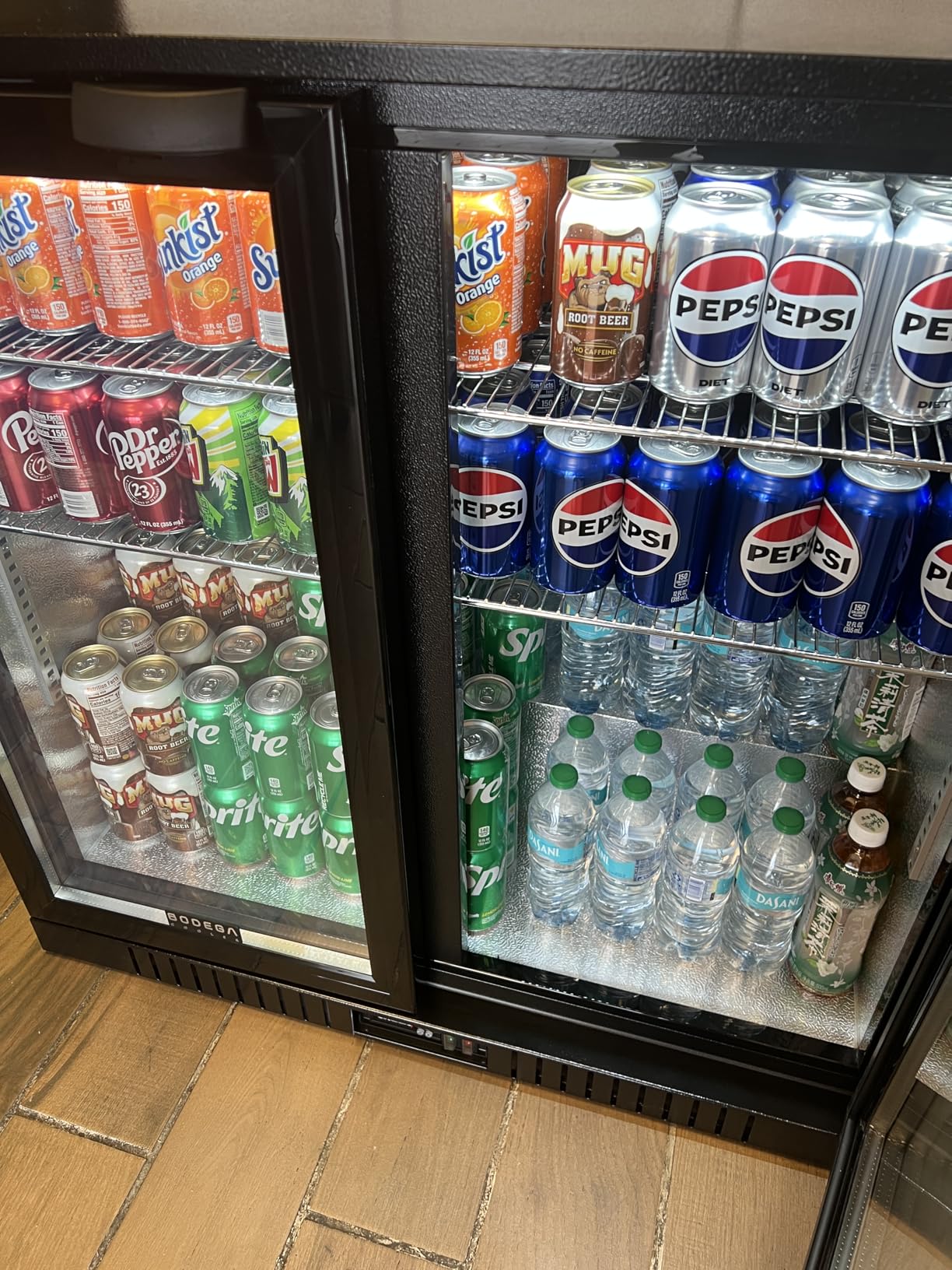 BODEGACOOLER Back Bar Cooler With 3 Glass Doors,11.4 Cu.Ft Commercial Back Bar Fridge with LED Lighting,Counter Height Bar Outdoor Beverage Cooler for Beer,Soda Drinks,Wine Customer Review BODEGACOOLER Back Bar Cooler With 3 Glass Doors,11.4 Cu.Ft Commercial Back Bar Fridge with LED Lighting,Counter Height Bar Outdoor Beverage Cooler for Beer,Soda Drinks,Wine - Customer Photo 3