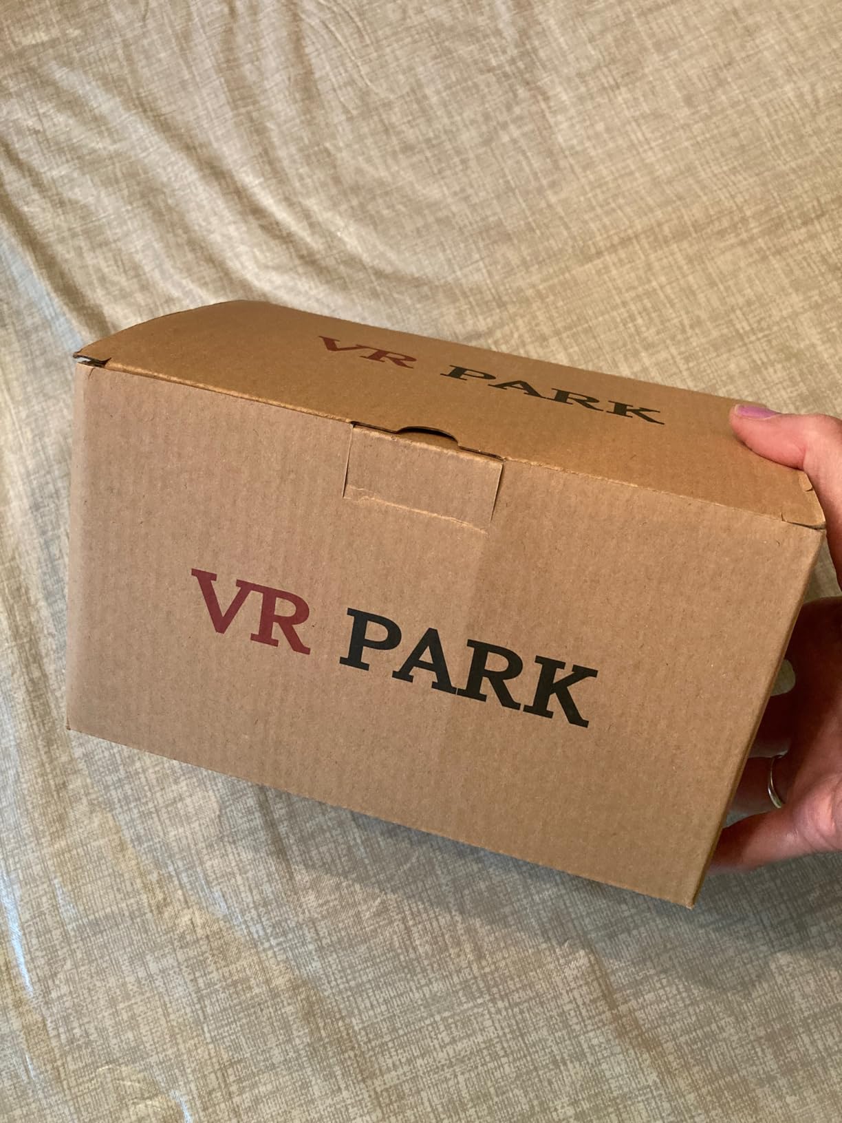 3D VR Headset, Virtual Reality 3D VR Glasses, Anti-Blue Light Adjustable 3D Headset Helmets for iPhone or Android Compatible with 4.5