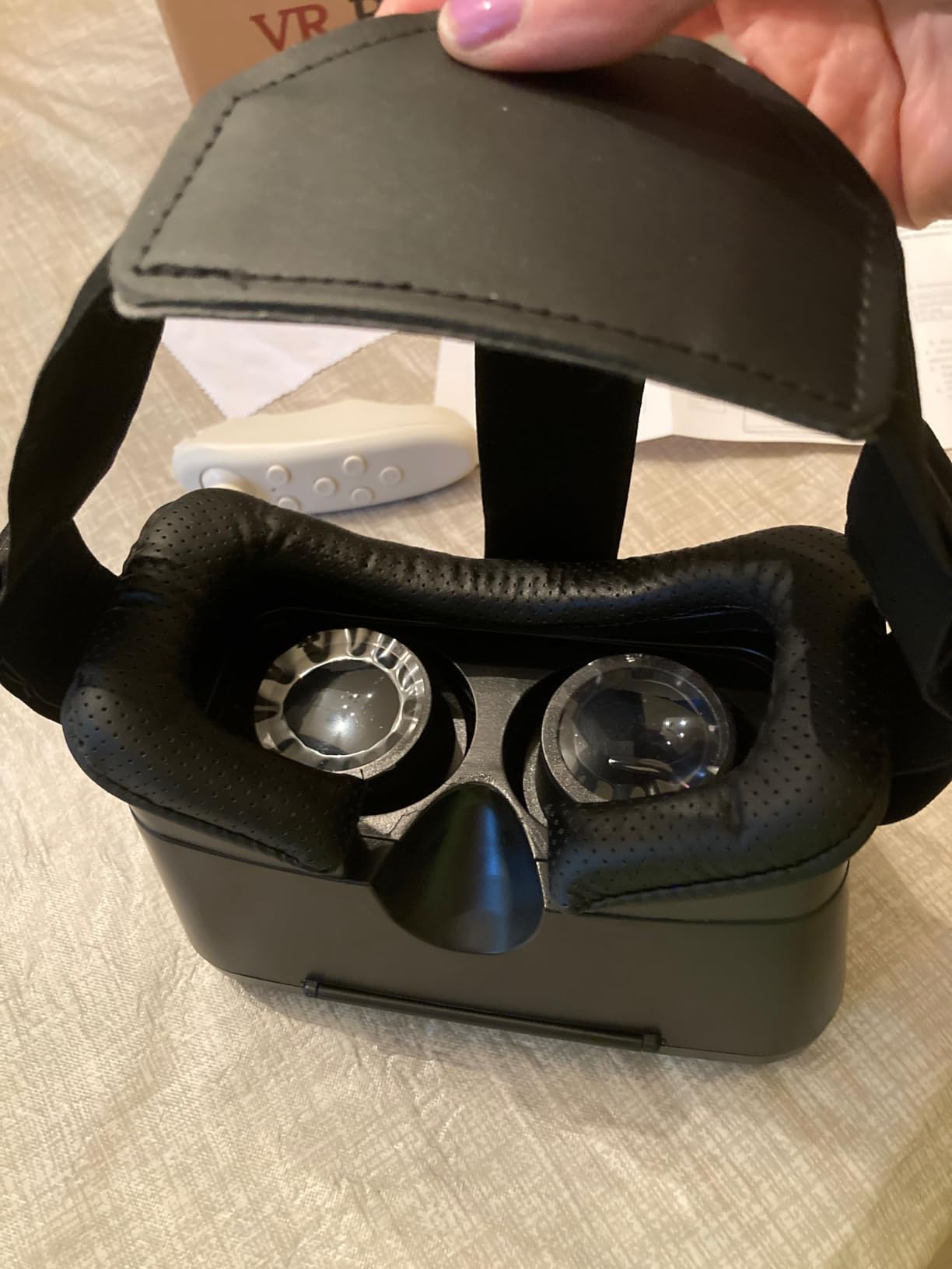 3D VR Headset, Virtual Reality 3D VR Glasses, Anti-Blue Light Adjustable 3D Headset Helmets for iPhone or Android Compatible with 4.5