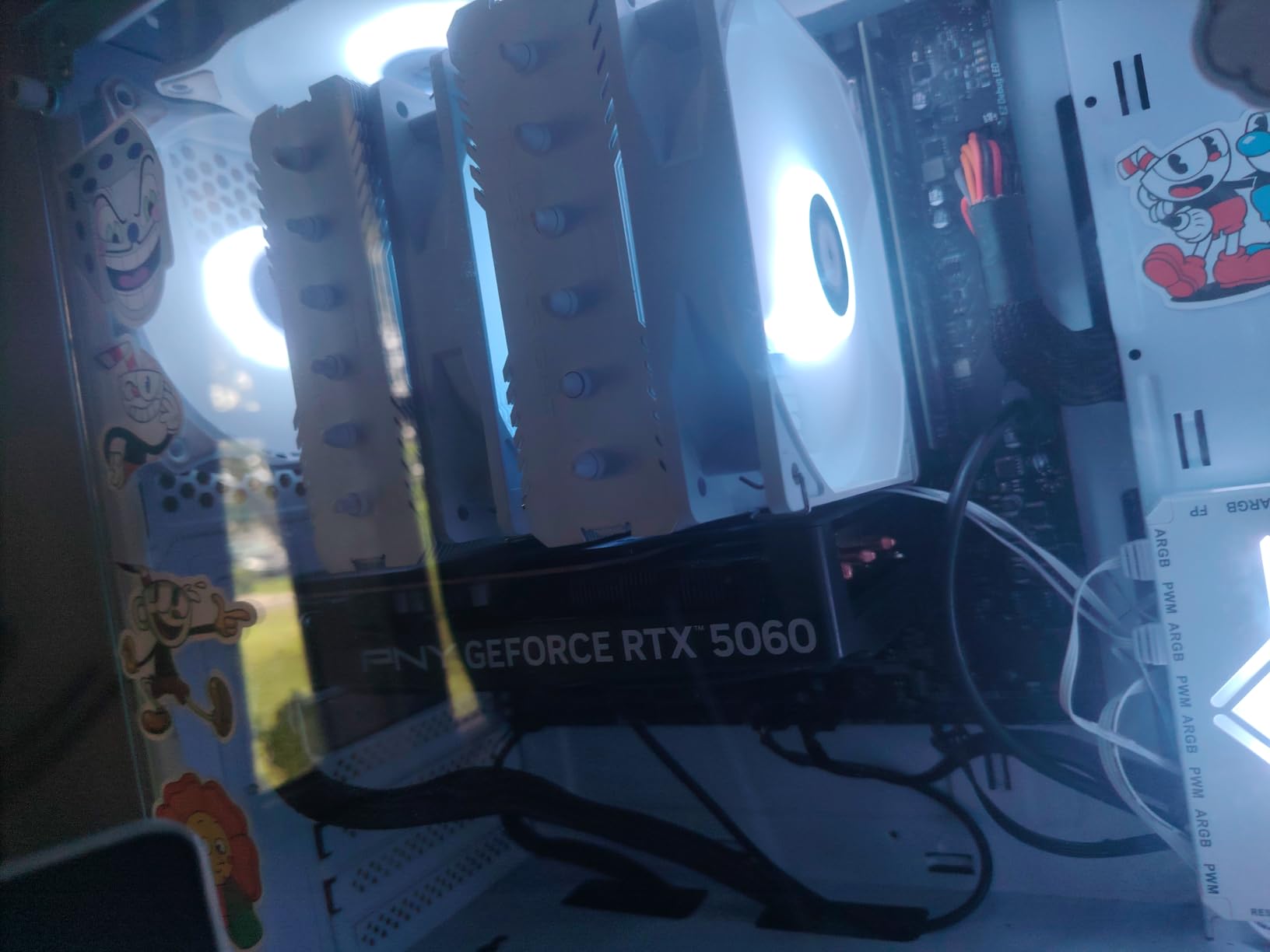 PNY NVIDIA GeForce RTX™ 5060 8GB ARGB Overclocked Triple Fan Graphics Card (DLSS 4, PCIe® 5.0, HDMI®/DP 2.1, 2-Slot, Epic-X™ RGB Lighting) - Customer Photo 2