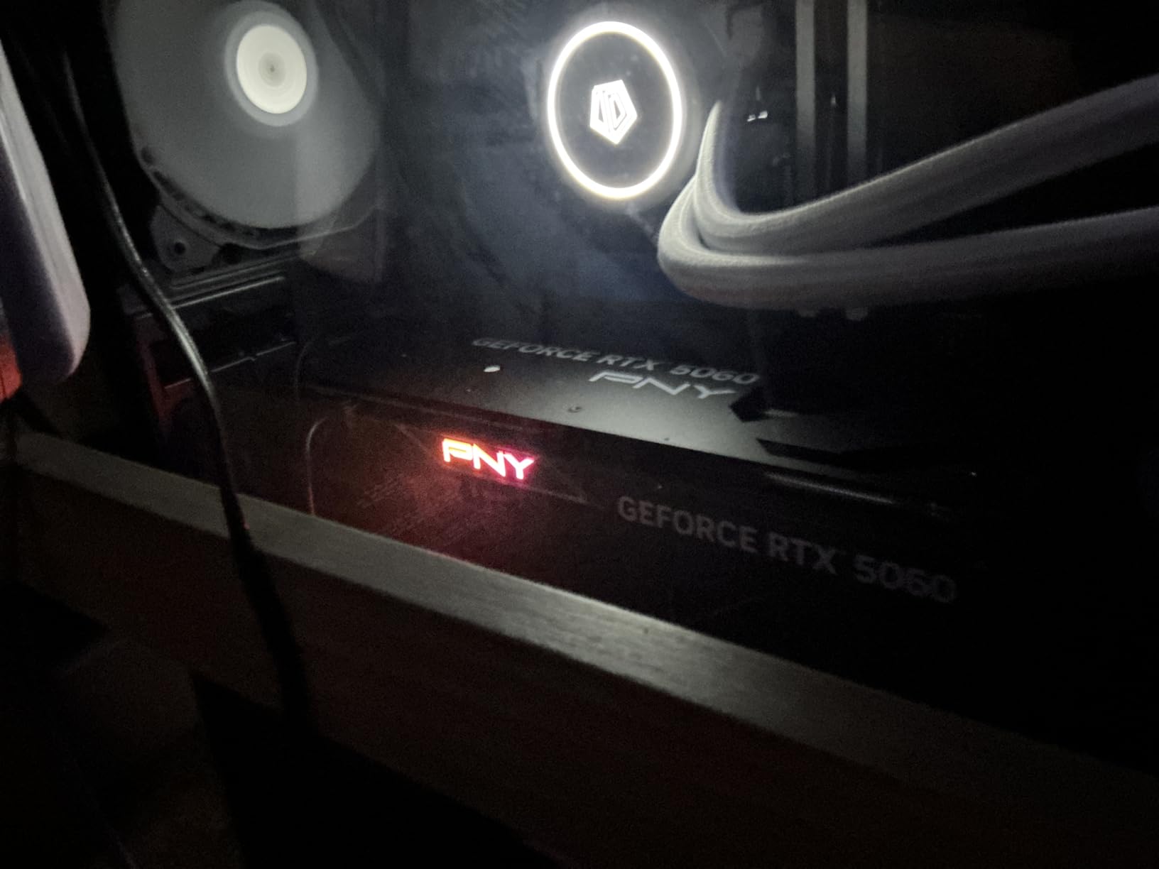 PNY NVIDIA GeForce RTX™ 5060 Epic-X™ ARGB OC Triple Fan, Graphics Card (8GB GDDR7, 128-bit, SFF-Ready, PCIe® 5.0, HDMI®/DP 2.1, 2-Slot, NVIDIA Blackwell Architecture, DLSS 4) - Customer Photo 3