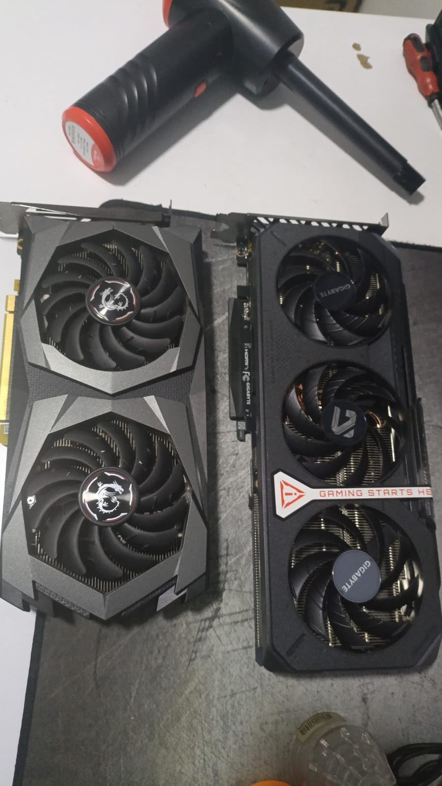 GIGABYTE Radeon RX 9060 XT Gaming OC 16G Graphics Card, PCIe 5.0, 16GB GDDR6 - Customer Photo 3