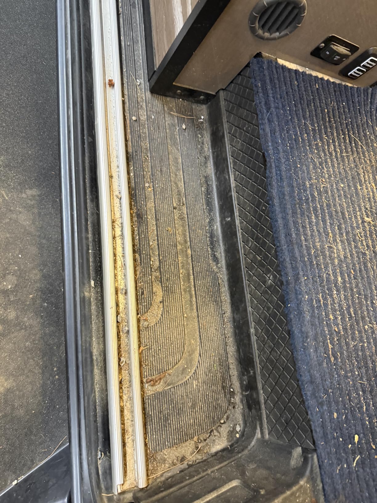 Pet Hair Handheld Vacuum Cordless: 20000PA High Power Car Vacuum with Motorized Brush and LED Light, Rechargeable Hand Held Vacuum Cleaner with Reusable Filter for Car, Home, Office & Pet, Purple - Customer Photo 3