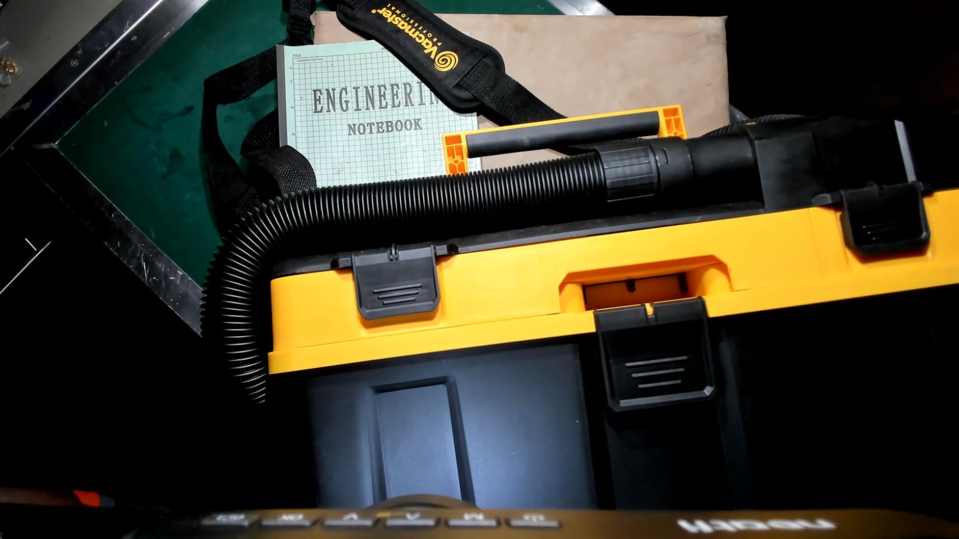 Vacmaster Professional 4-Gallon 24V MAX Cordless Wet/Dry Shop Vacuum with 4.0Ah Battery - DVTB244 0201 - Customer Photo 1