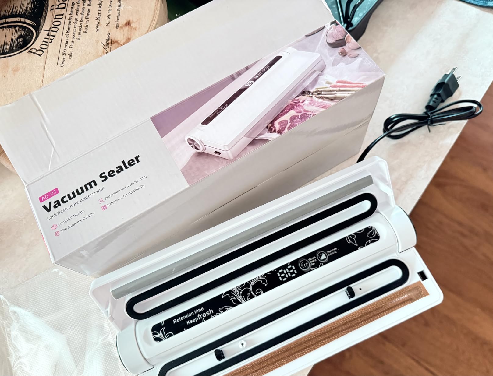 Food Vacuum Sealer Machine, 75KPA Strong Suction, Dry/Wet Modes, 20 Vacuum Seal Bags for Food, Digital Countdown Timer, Compact Lightweight, Ideal for Home Kitchen Use - Customer Photo 3