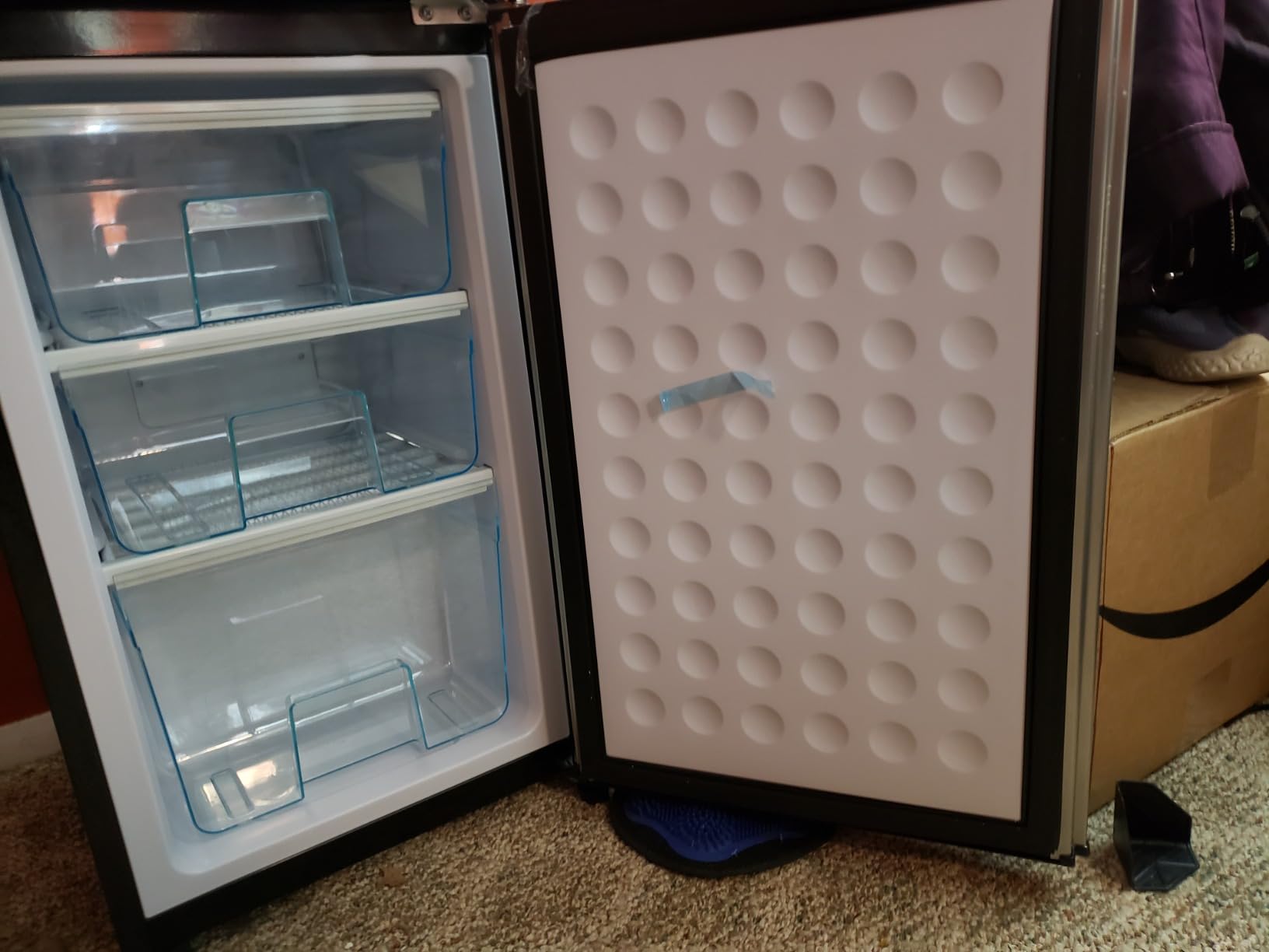 Fridge with Bottom Freezer and Drawer, 4.0 Cu.Ft Double Door Refrigerator with 7 Adjustable Temperature Settings for Bedroom, Dorm, Office, Apartment, Large Capacity, Black Customer Review Fridge with Bottom Freezer and Drawer, 4.0 Cu.Ft Double Door Refrigerator with 7 Adjustable Temperature Settings for Bedroom, Dorm, Office, Apartment, Large Capacity, Black - Customer Photo 2