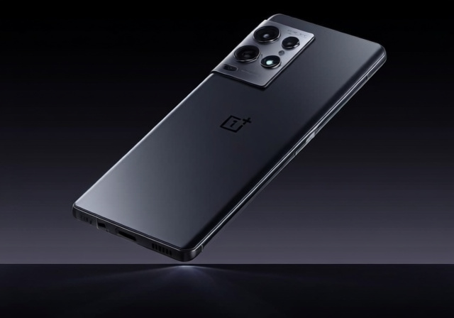 OnePlus 13R Review 2025: The Ultimate Budget Flagship Tested - Ofzen & Computing