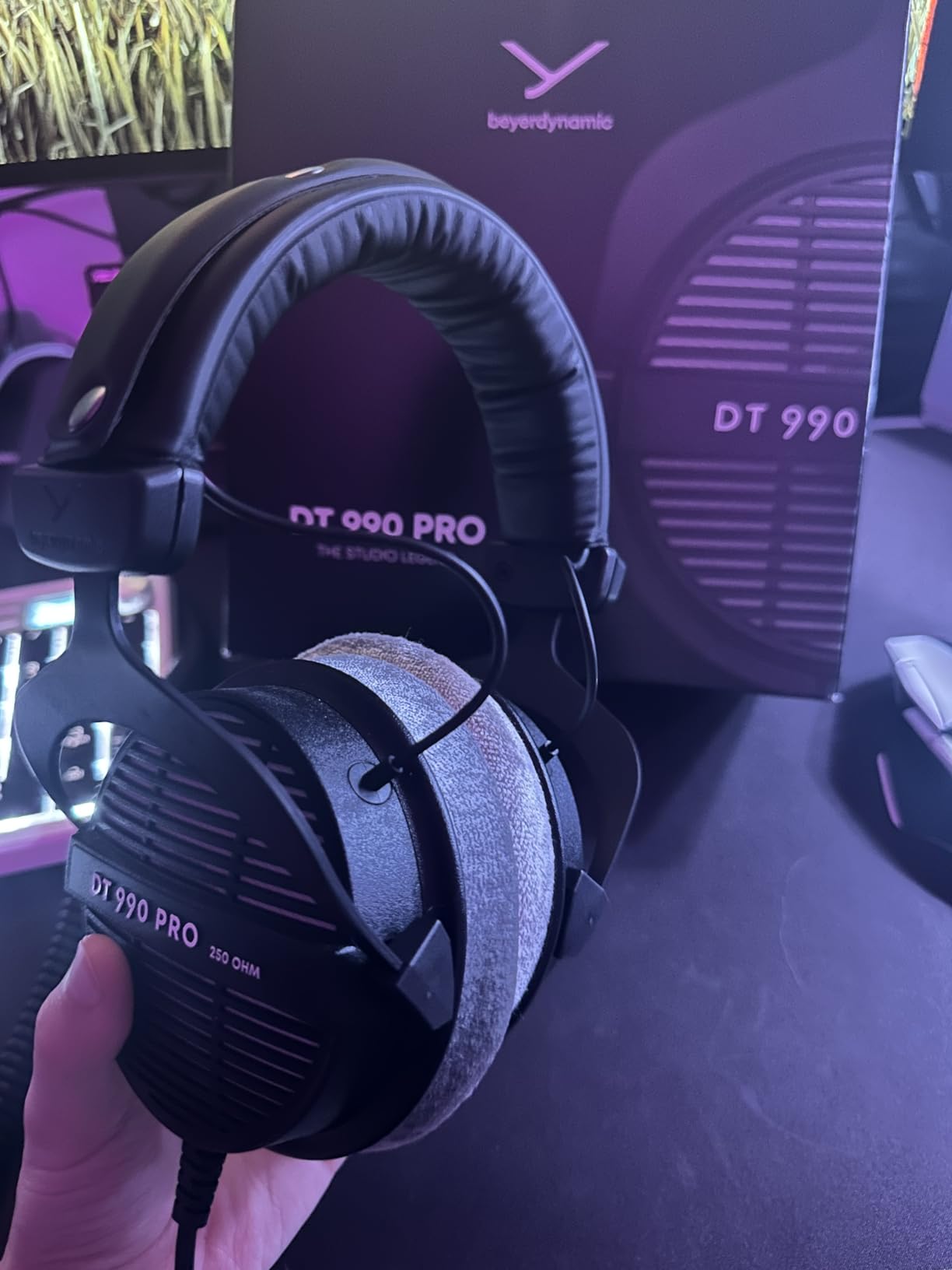 beyerdynamic DT 990 Pro 250 ohm Over-Ear Studio Headphones for Mixing, Mastering, and Editing - Customer Photo 2