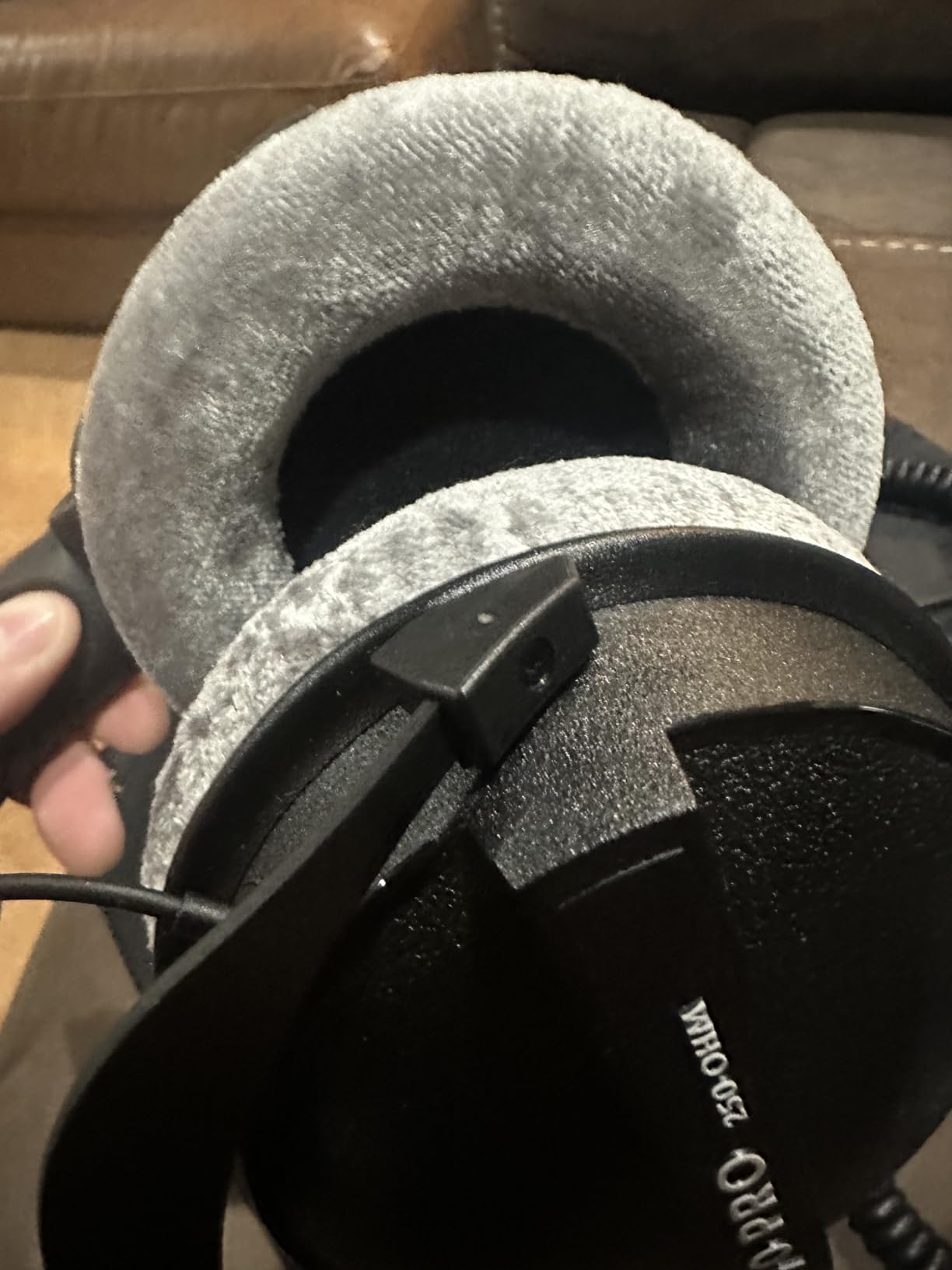 beyerdynamic DT 770 PRO 80 Ohm Over-Ear Studio Headphones in Gray. Enclosed Design, Wired for Professional Recording and Monitoring - Customer Photo 2