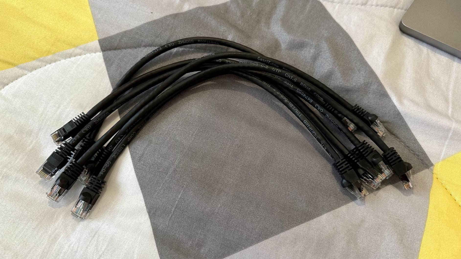 GEARit Cat 6 Ethernet Cable Pack – 10-Pack 10 ft Cat6 Ethernet Patch Cables | RJ45 Network Patch Cable, 10 Gbps Snagless Gold-Plated Connectors – Ethernet Cable Cat 6 for PC, TV, Router – Black - Customer Photo 5