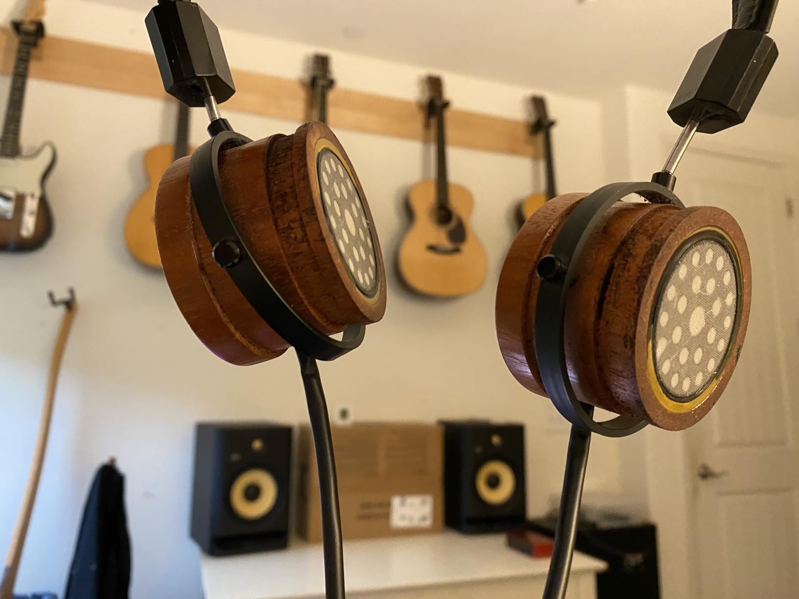 GRADO RS1x Reference Series Open-Back Headphones – Wired Over-Ear Audiophile Headphones with 50mm X Drivers – Cocobolo, Maple, and Hemp Wood Chambers – Hand-Assembled in Brooklyn - Customer Photo 2
